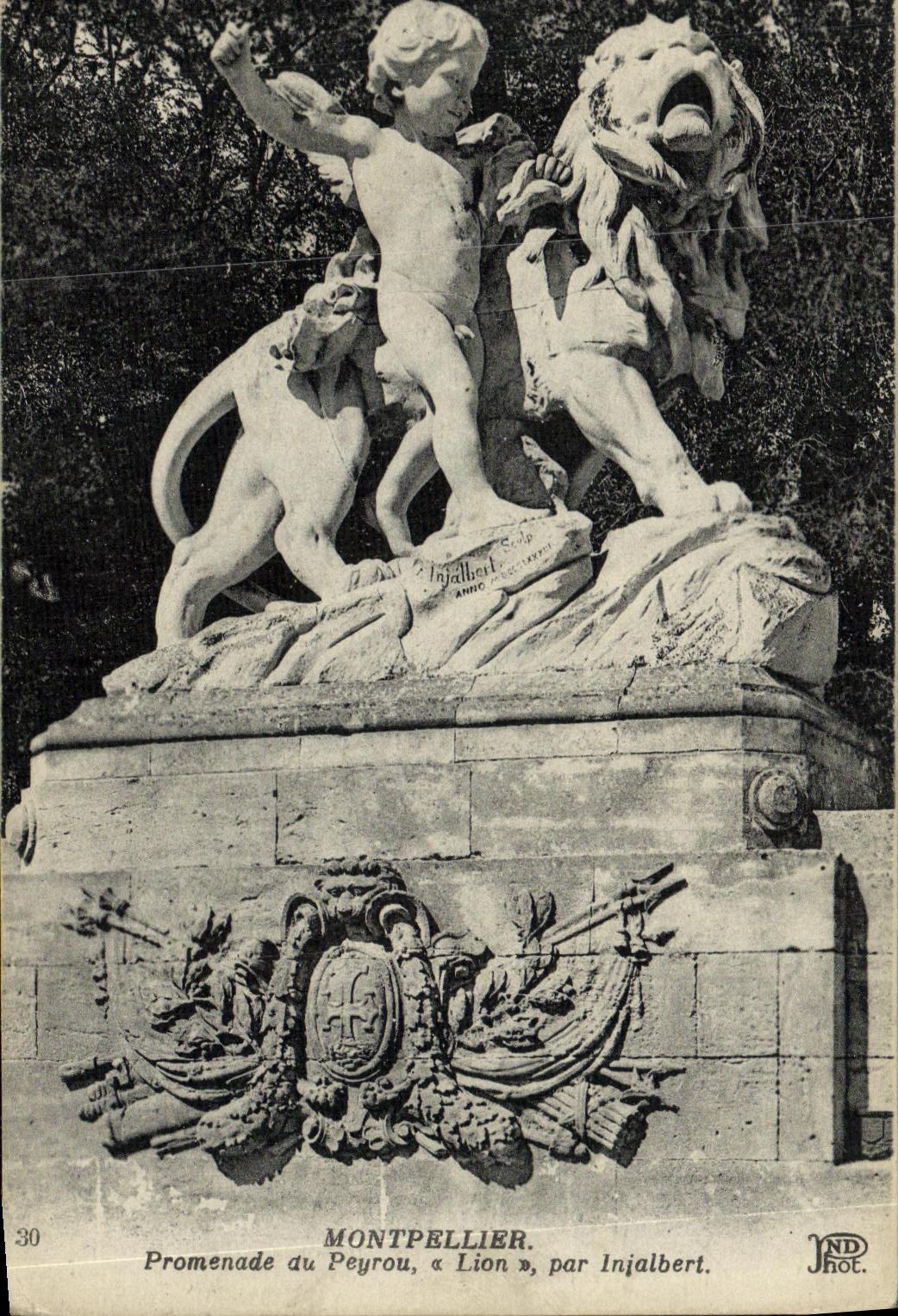 CPA Montpellier Promenade au Peyrou Lion par injalbert