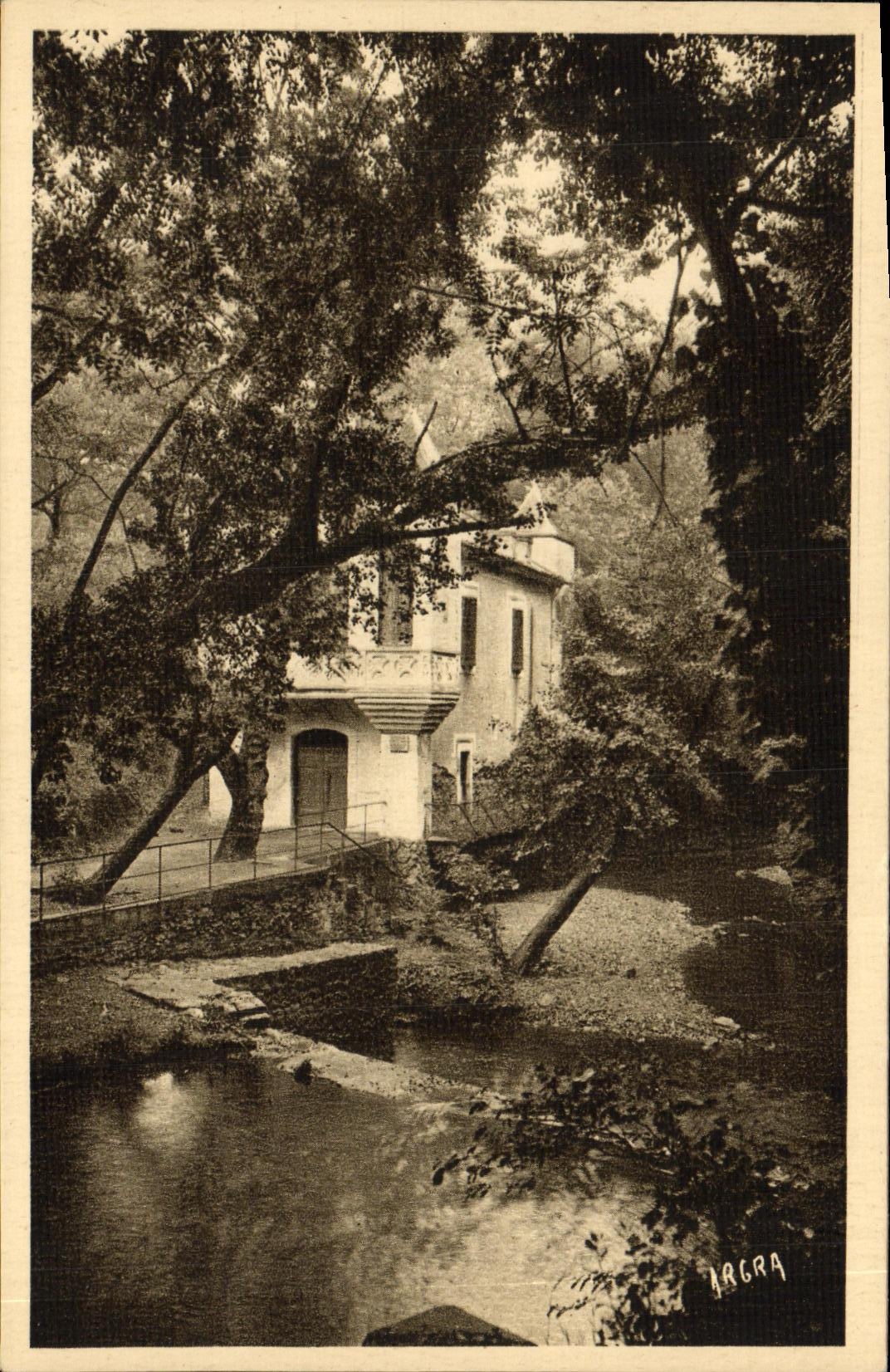 CPA Lamalou les Bains Source du Petit Vichy