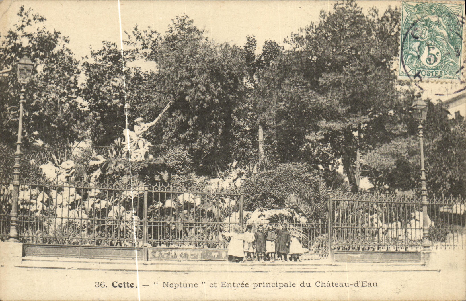 VINTAGE POSTCARD This Neptune and Main entrance of the Castle D Water Children