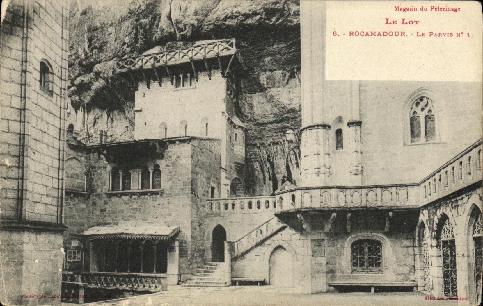 CPA Rocamadour Le parvis numero 1