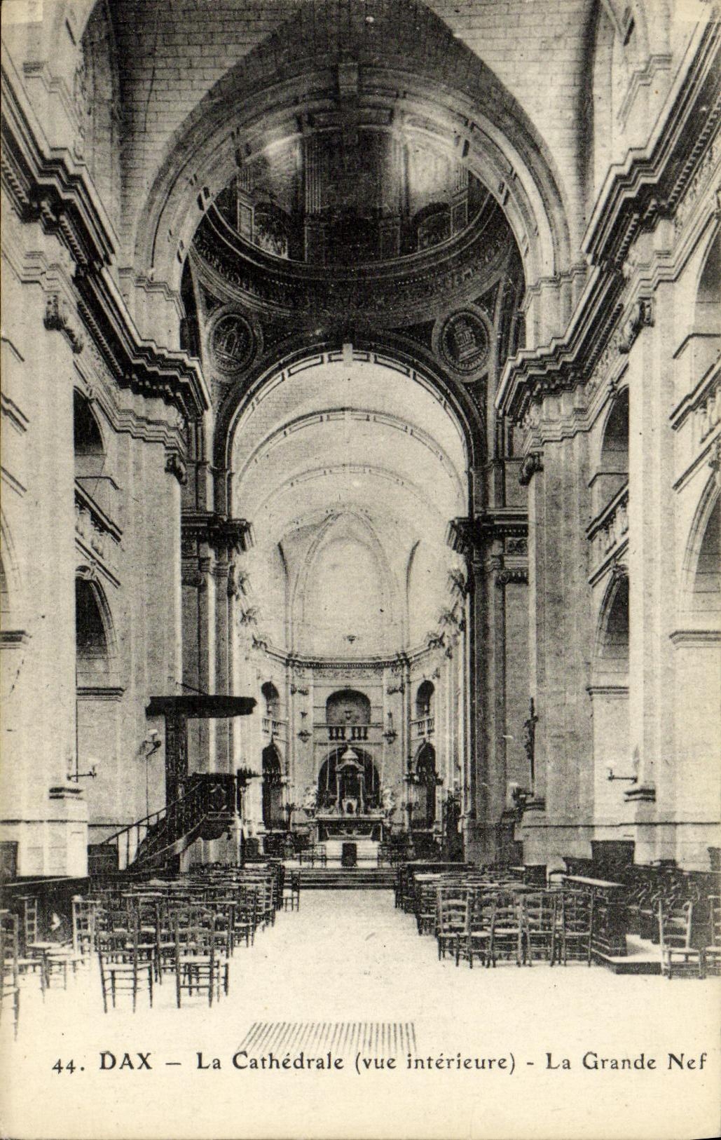 POSTAL Dax de la VENDIMIA la catedral el gran cubo