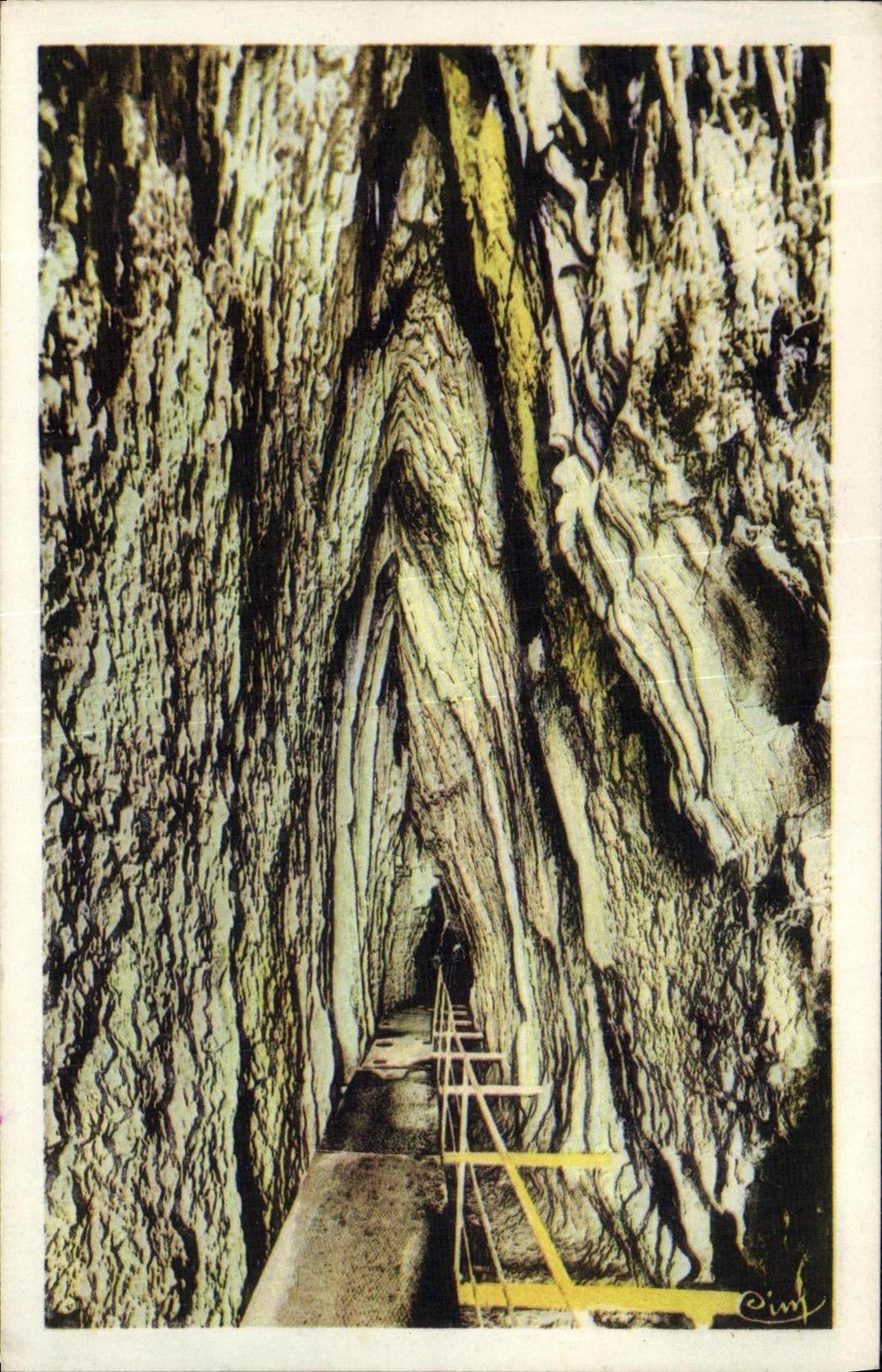 CPA Grottes de Baume Les Messieurs Couloir d entree des Grottes