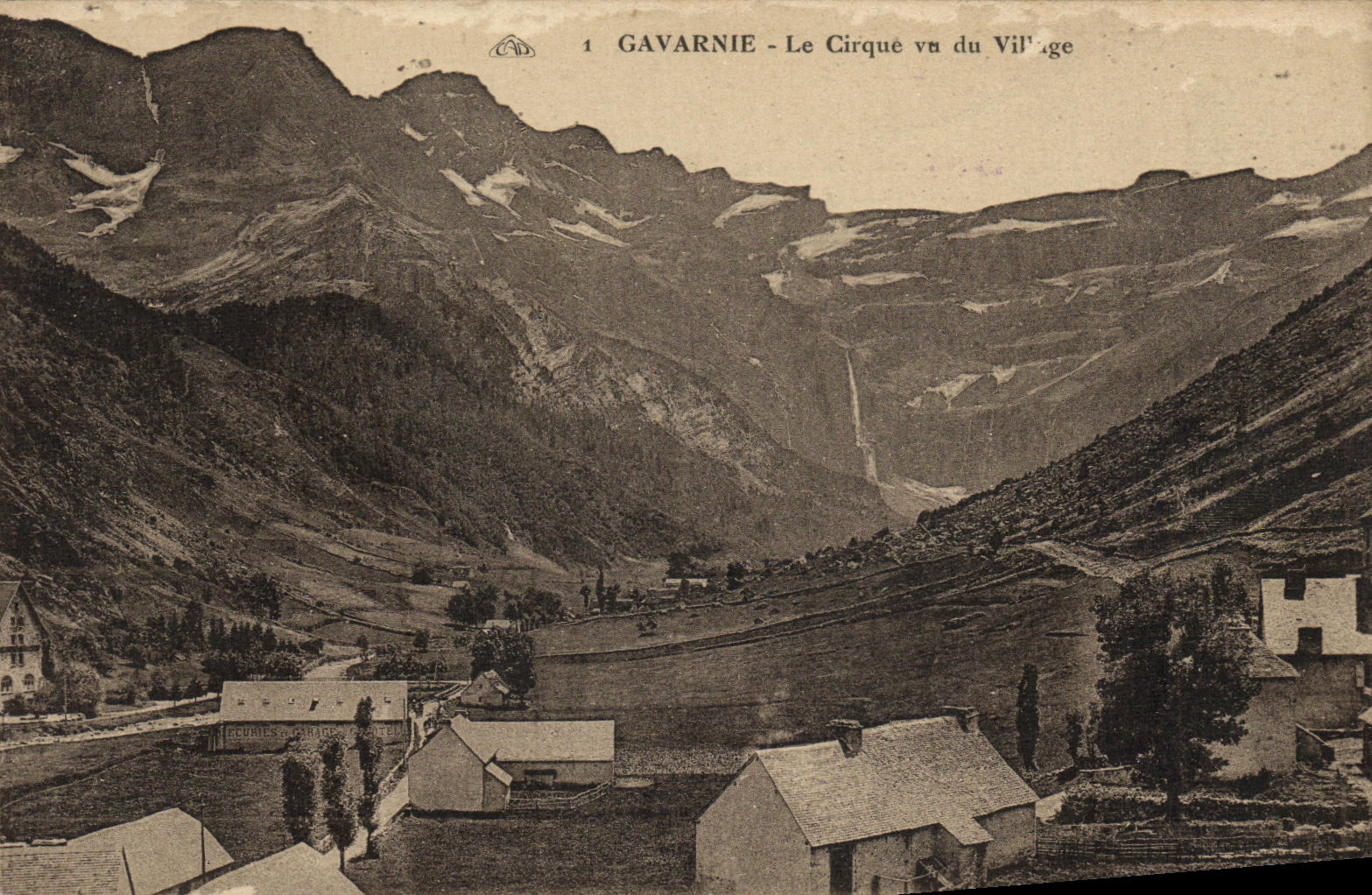 CPA Gavarnie Le Cirque Vu du Village
