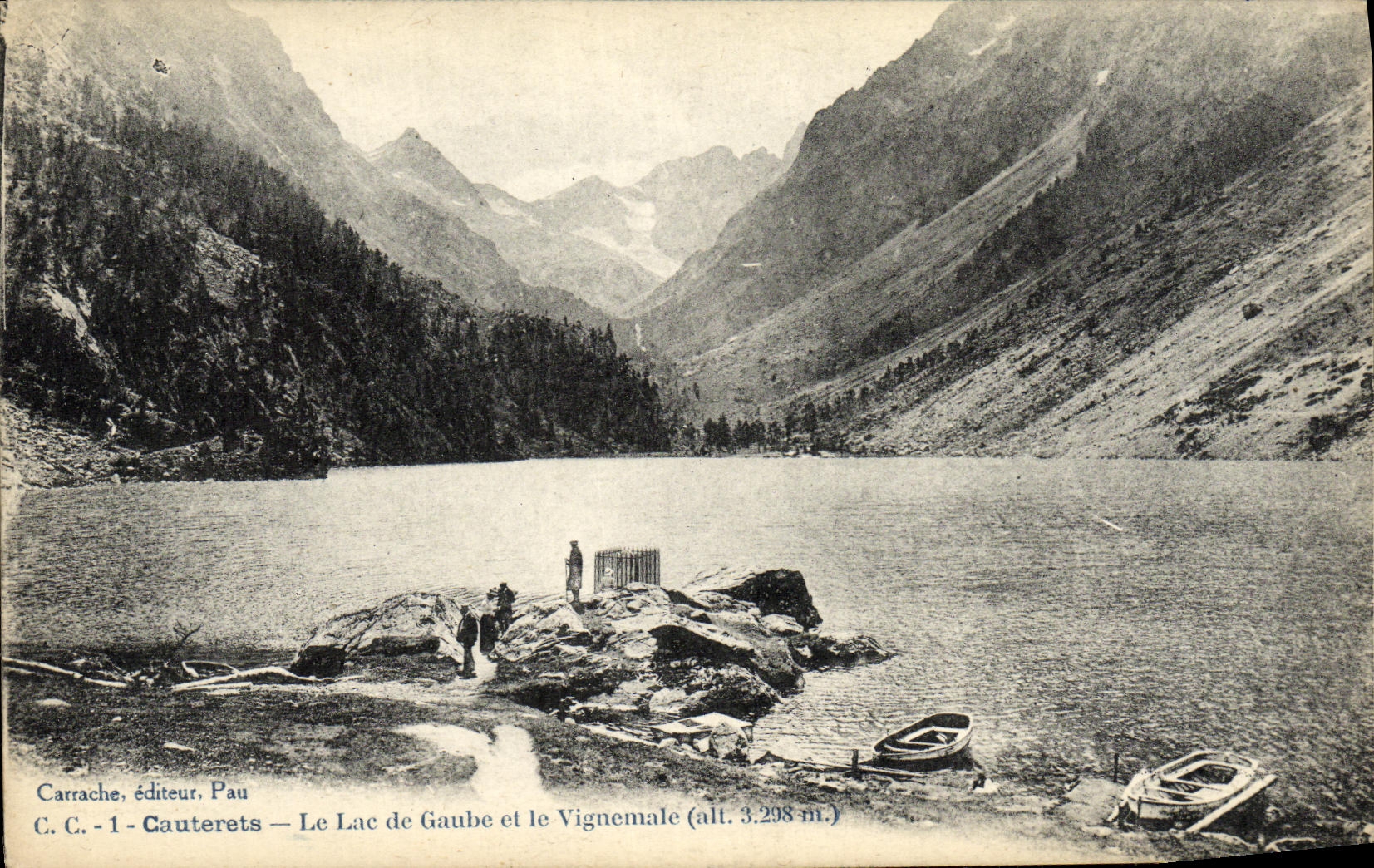 VINTAGE POSTCARD Cauterets the Lake Gaube and Vigemale