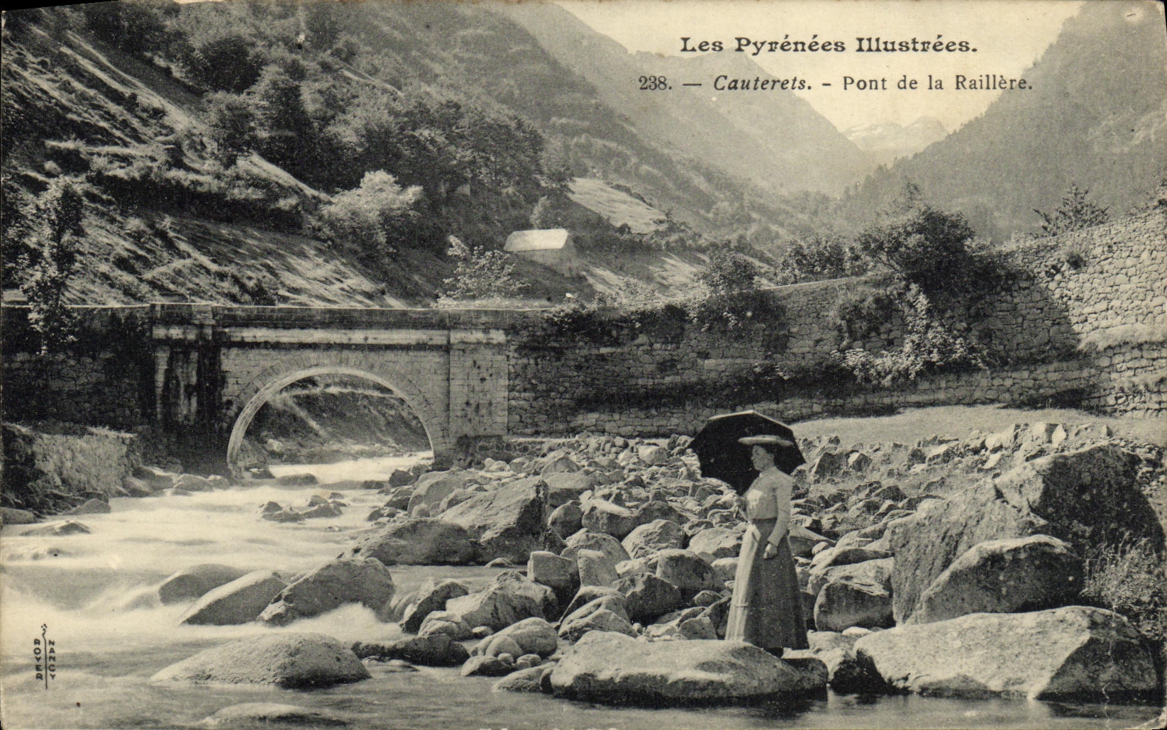 VINTAGE POSTCARD Cauterets Bridge of Raillere