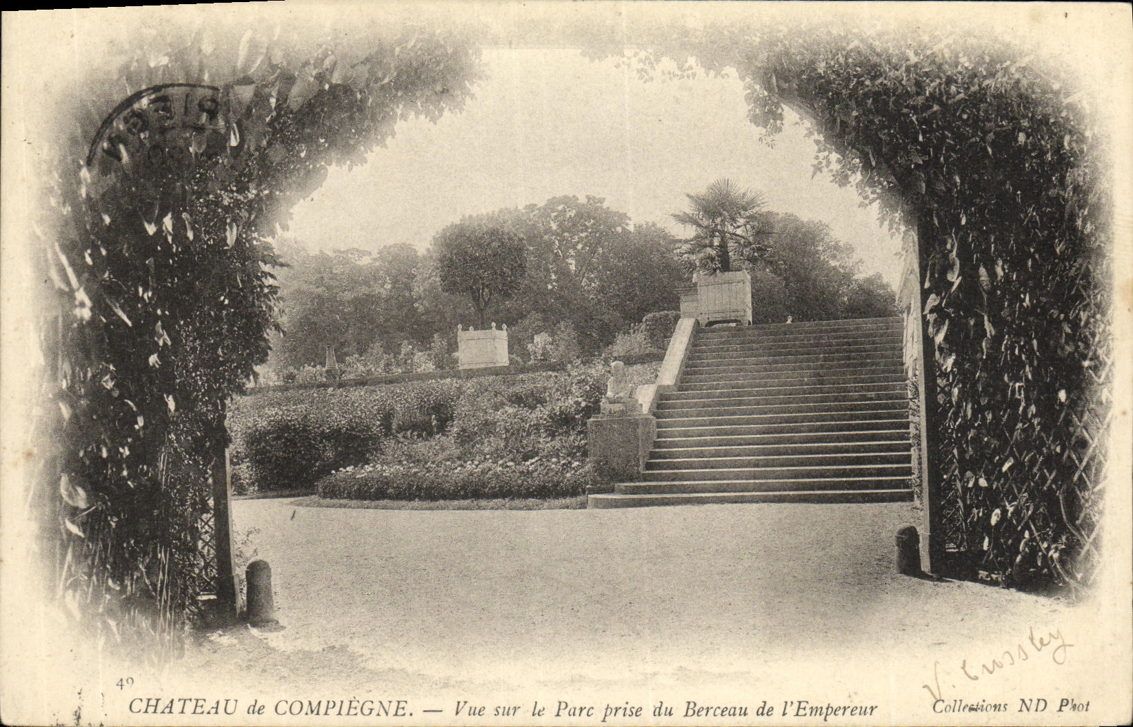 CPA Chateau de Compiegne Vue Sur le Parc Prise du berceau de l empereur