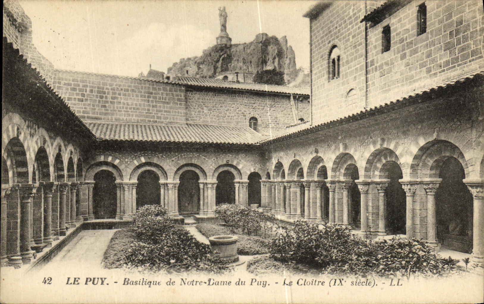 VINTAGE POSTCARD Puy Basilica of Notre Dame of Puy the cloister