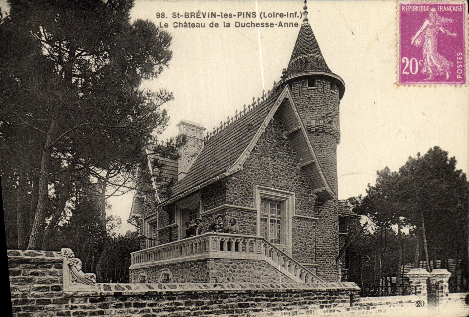 Pinos santos de Brevin de la POSTAL de la VENDIMIA el castillo de la duquesa Anne