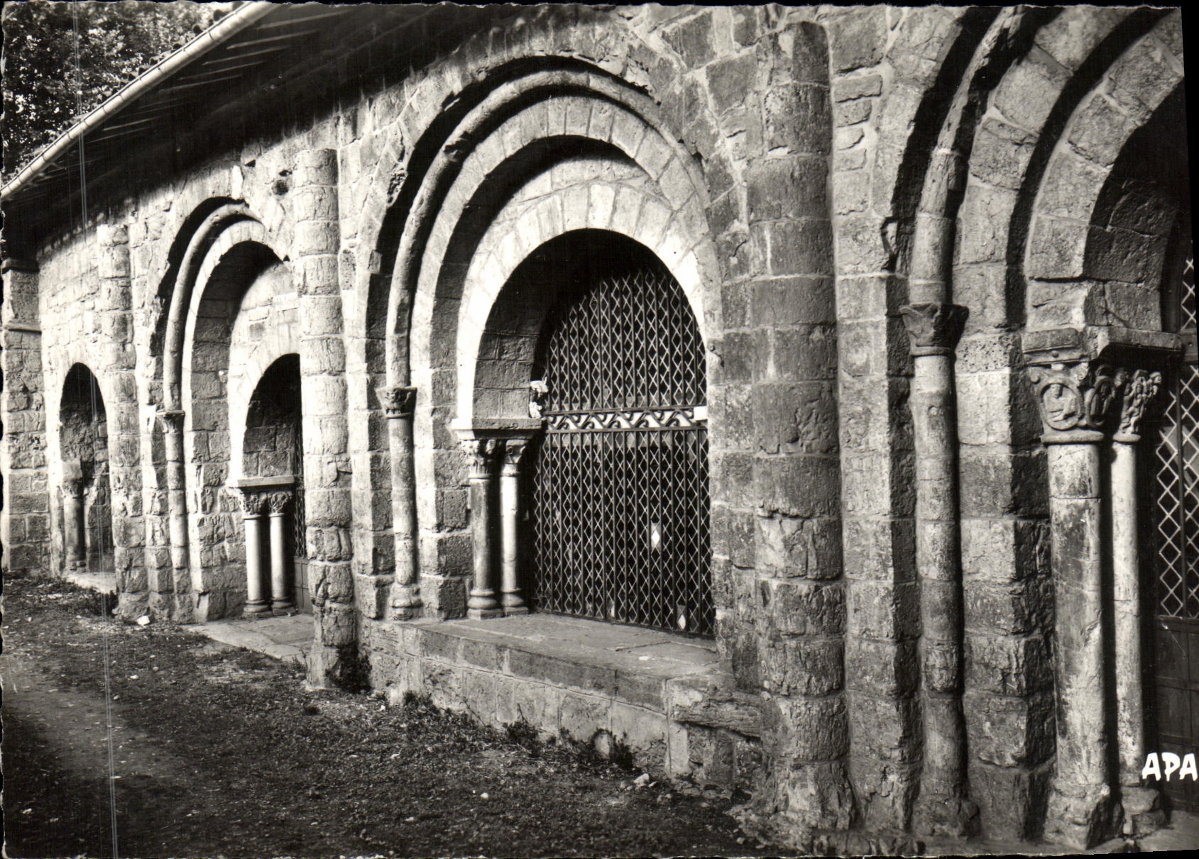 MODERN CARD Marcilhac On That Old Chapter house Abbey