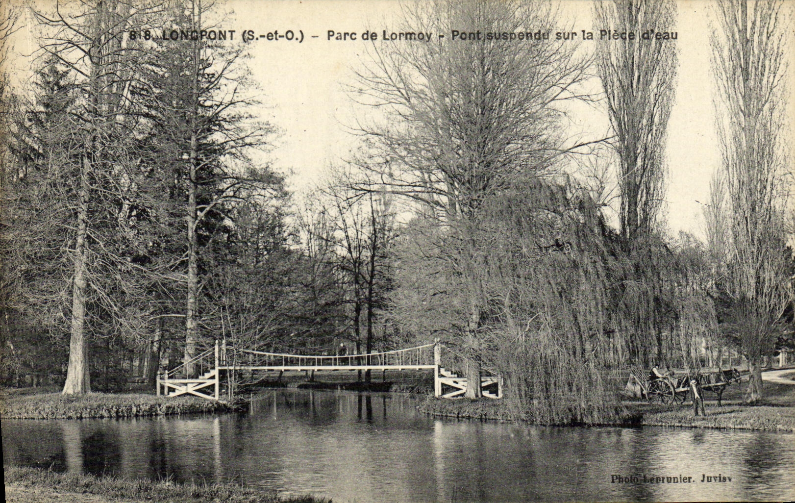 CPA Loncpont Parc de Lormoy Pont Suspendu sur la Piece d eau animee
