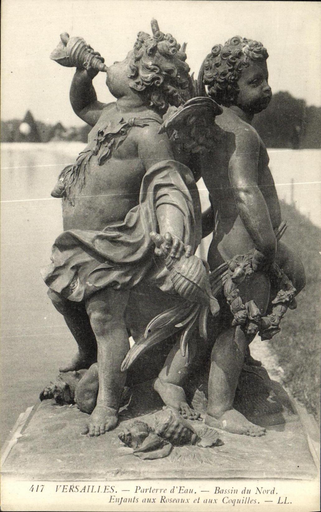 CPA Versailles Parterre d Ean Bassin du Nord Enfants aux roseaux et auc coquilles 