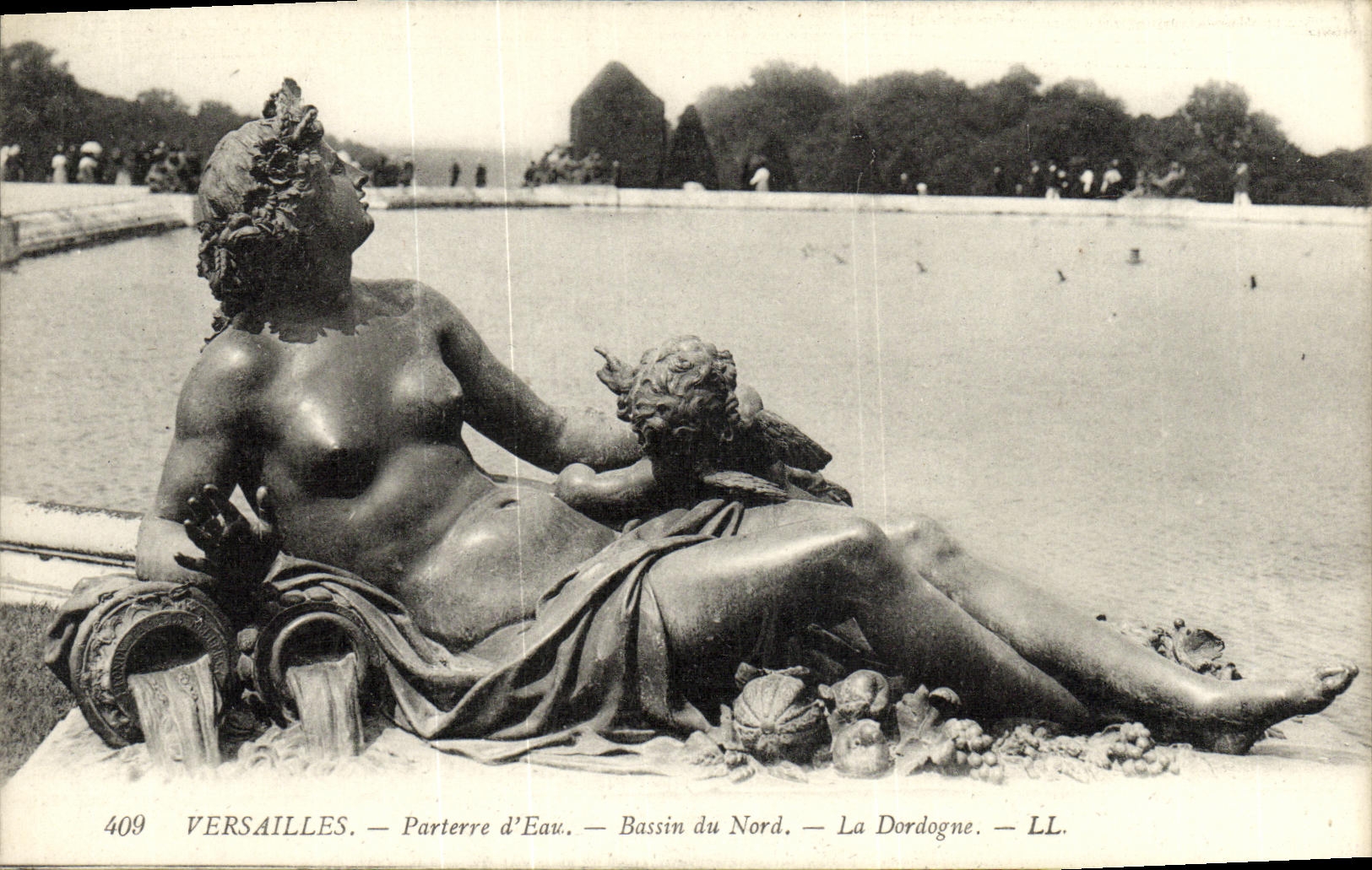 CPA Versailles Parterre d Eau Bassin du Nord La Dordogne
