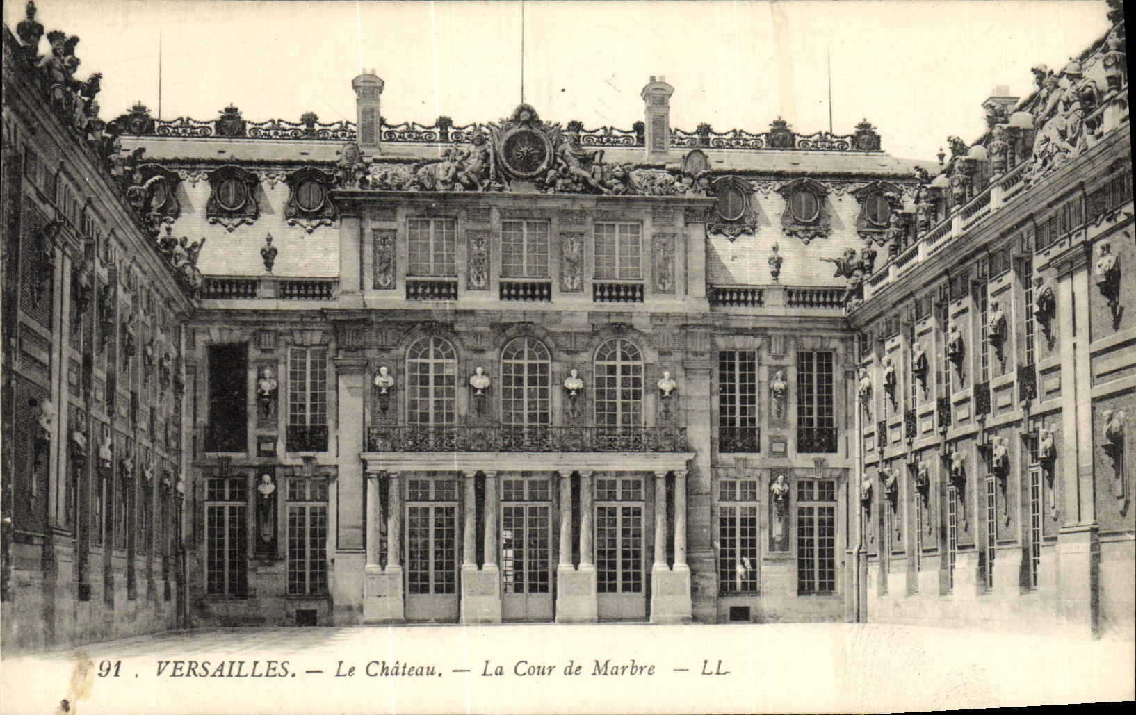 CPA Versailles Chateau Le Cour de Marbre