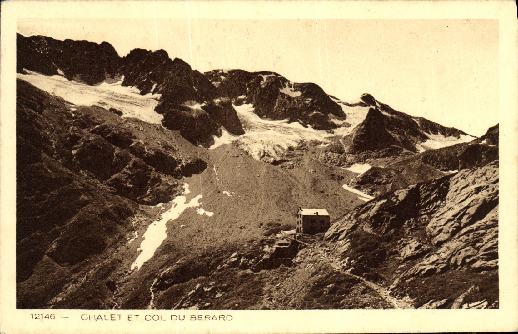 VINTAGE POSTCARD Country cottage And Collar Of Berard