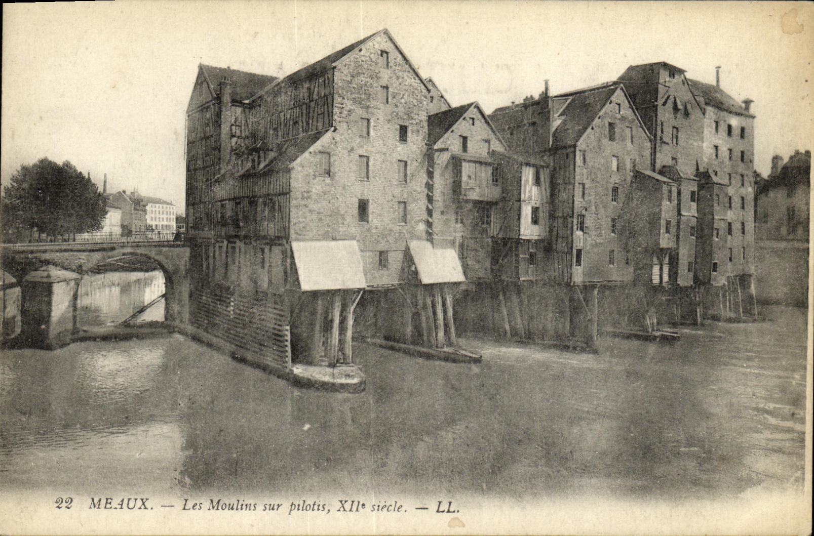 VINTAGE POSTCARD Meaux Moulins on Pile