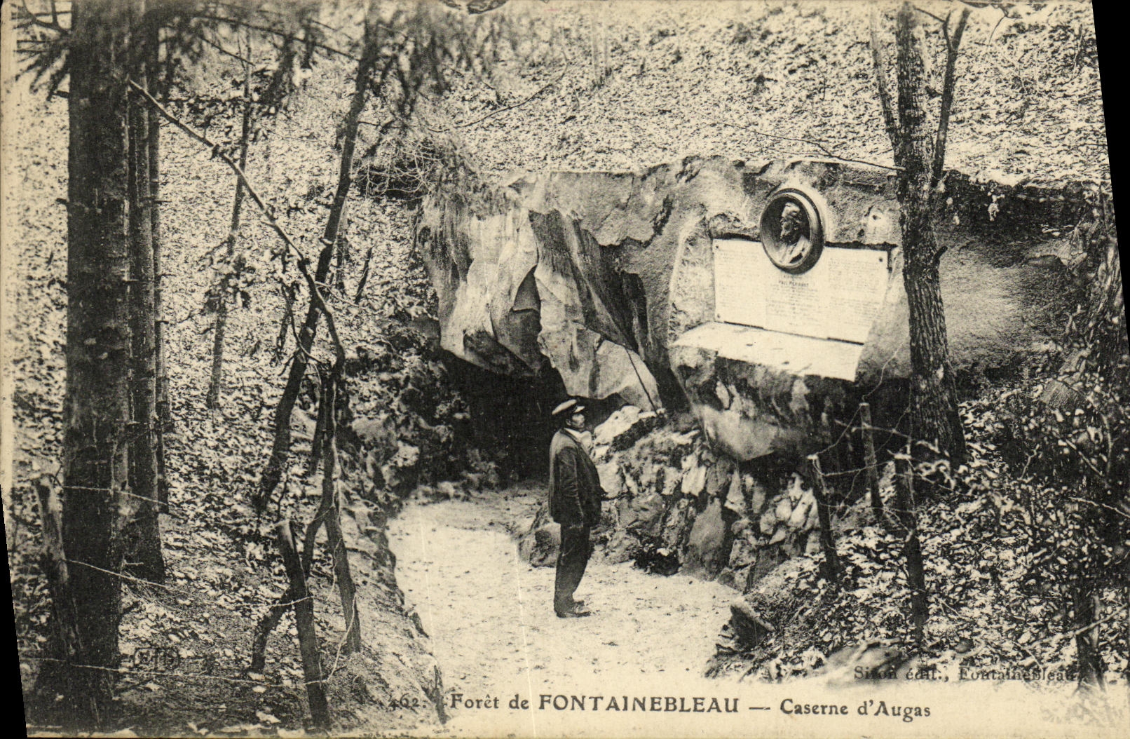 CPA Fontainebleau Caserne d Augas