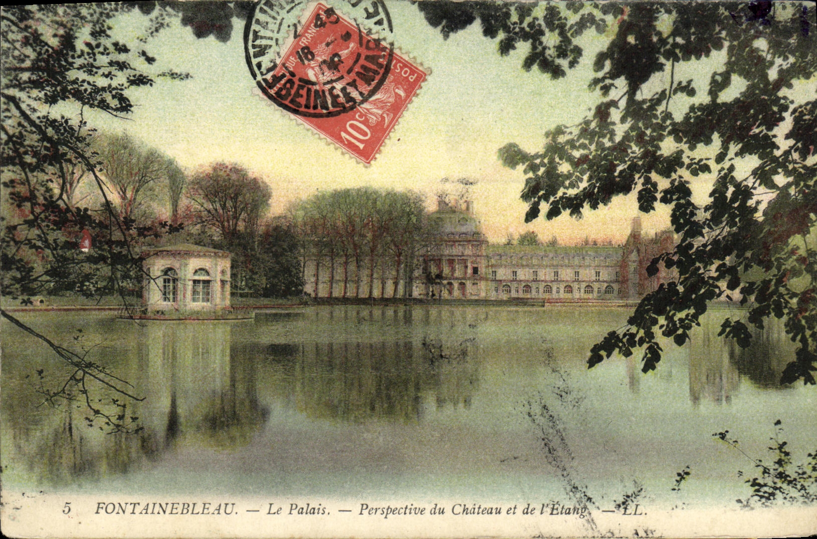 CPA Fontainebleau Le Palais Perspective du chateau et de l etang