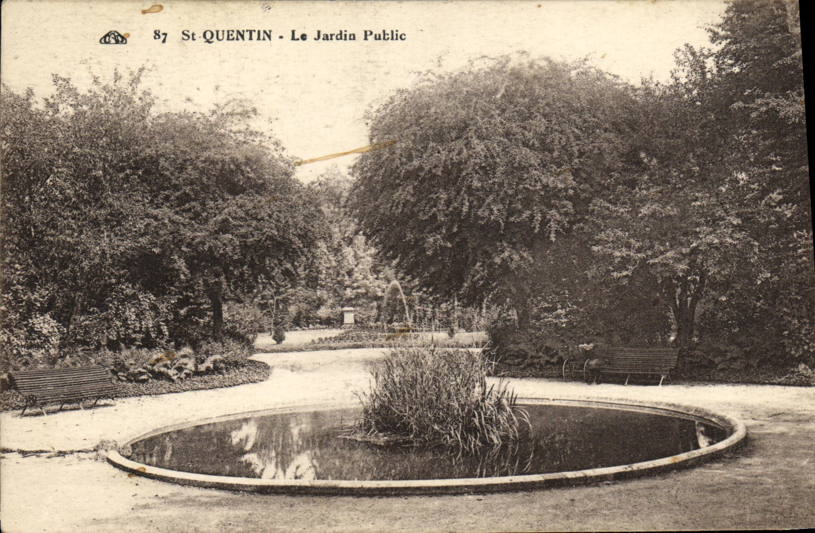 St Quentin de la POSTAL de la VENDIMIA el jardin público