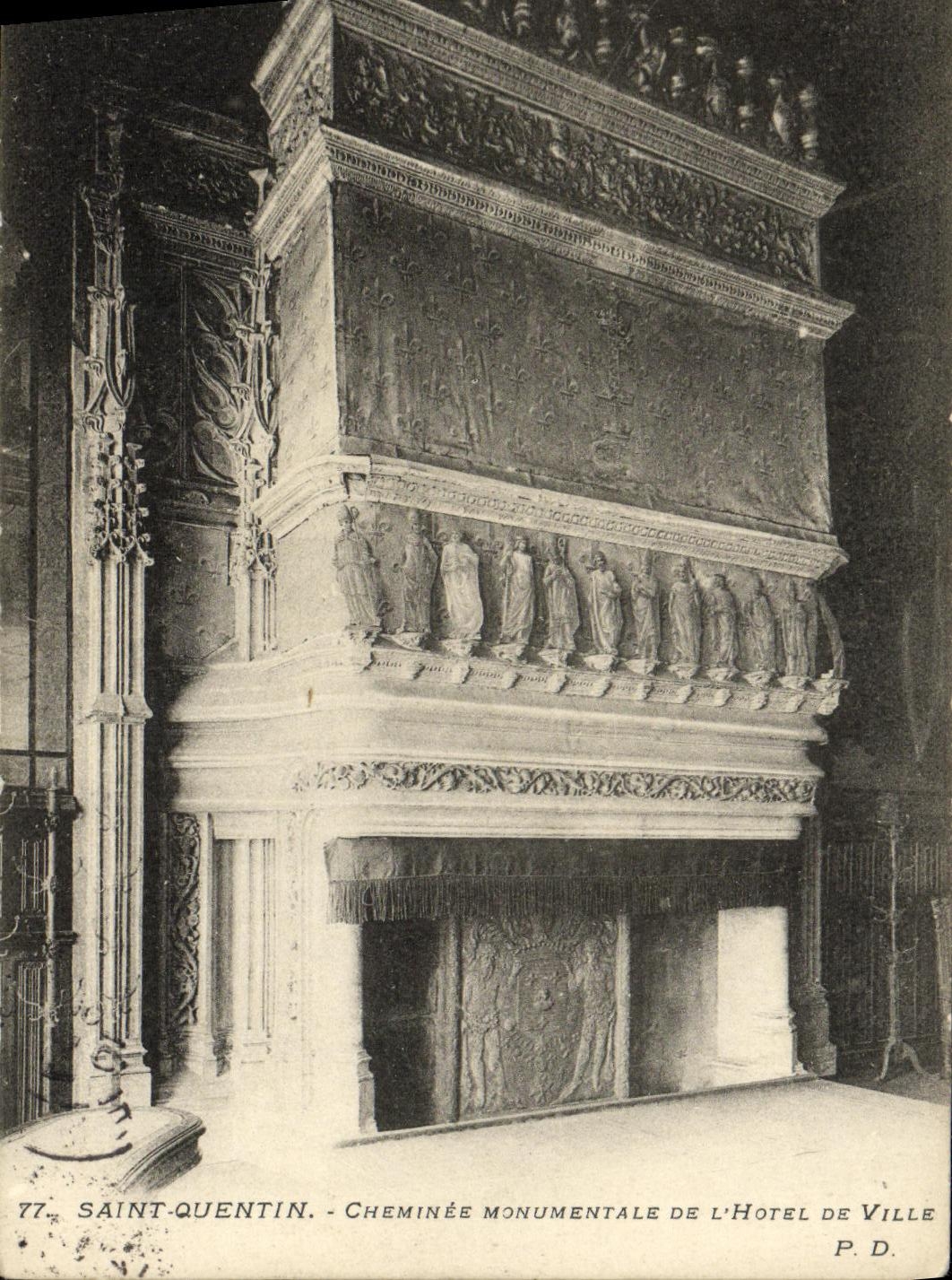 Chimenea monumental del Saint Quentin de la POSTAL de la VENDIMIA de L ayuntamiento