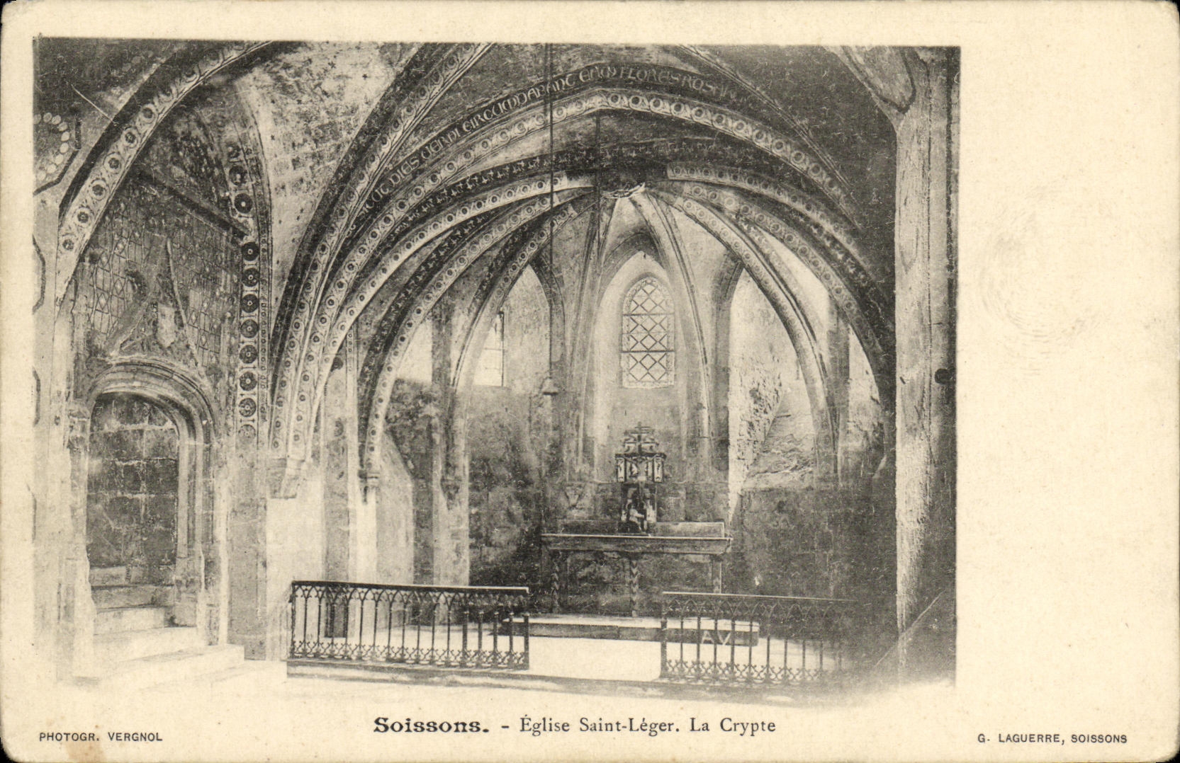 CPA Soissons Eglise Saint Leger La Crypte