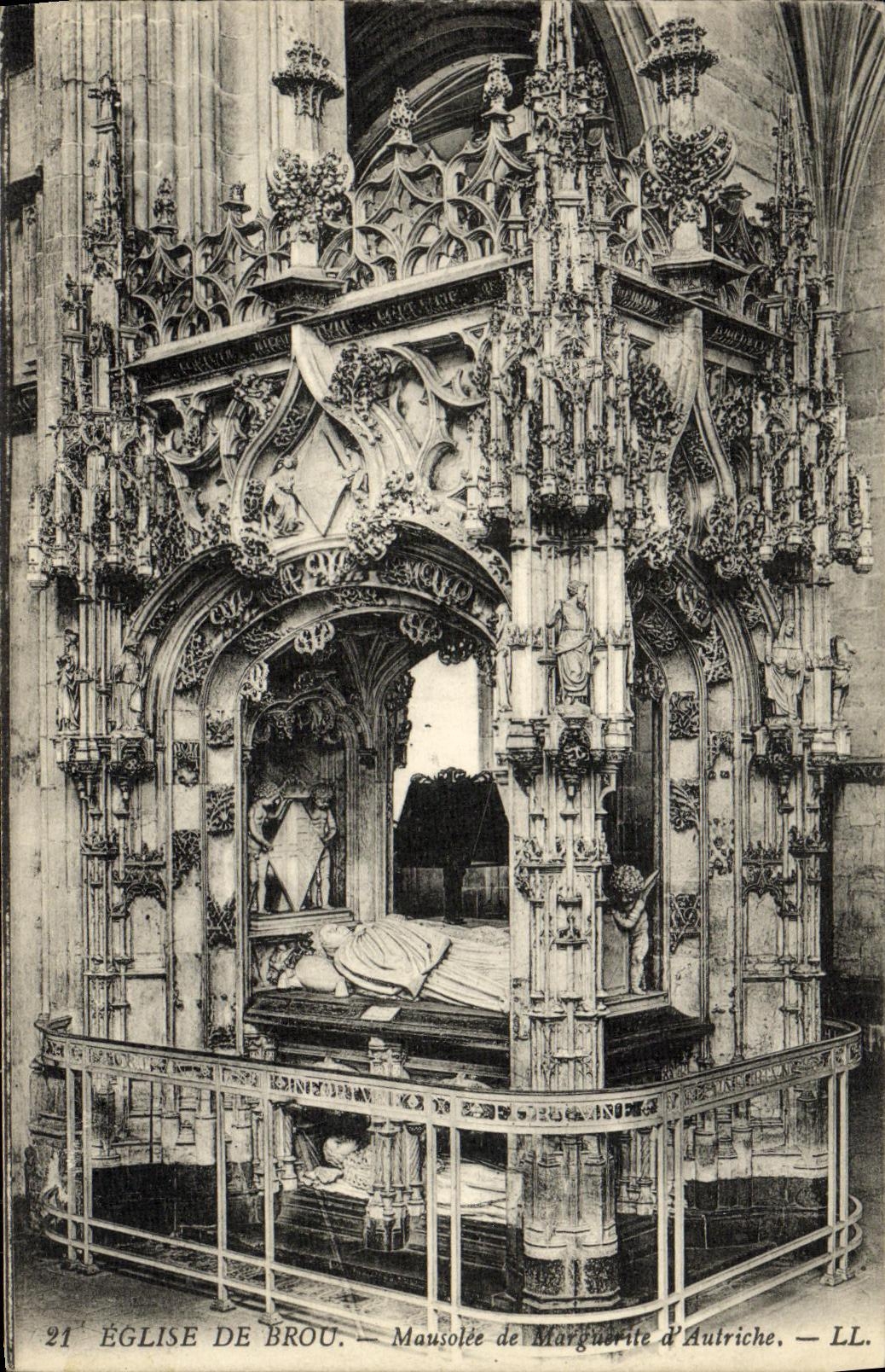 CPA Bourg de Eglise Mausolee de Margueeite d Autriche