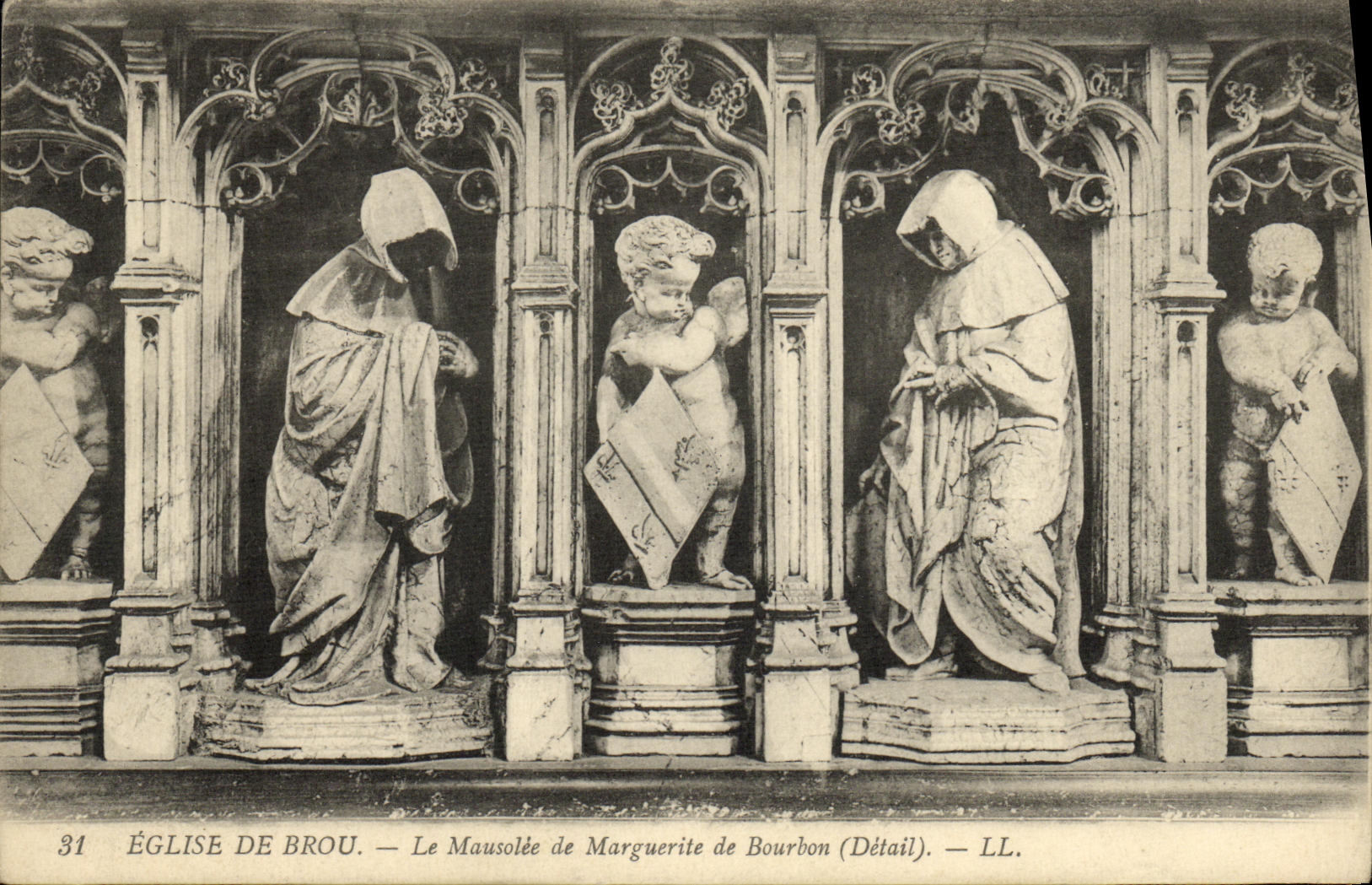 CPA Bourg de Eglise Mausolee de Marguerite de Bouyrbon detail