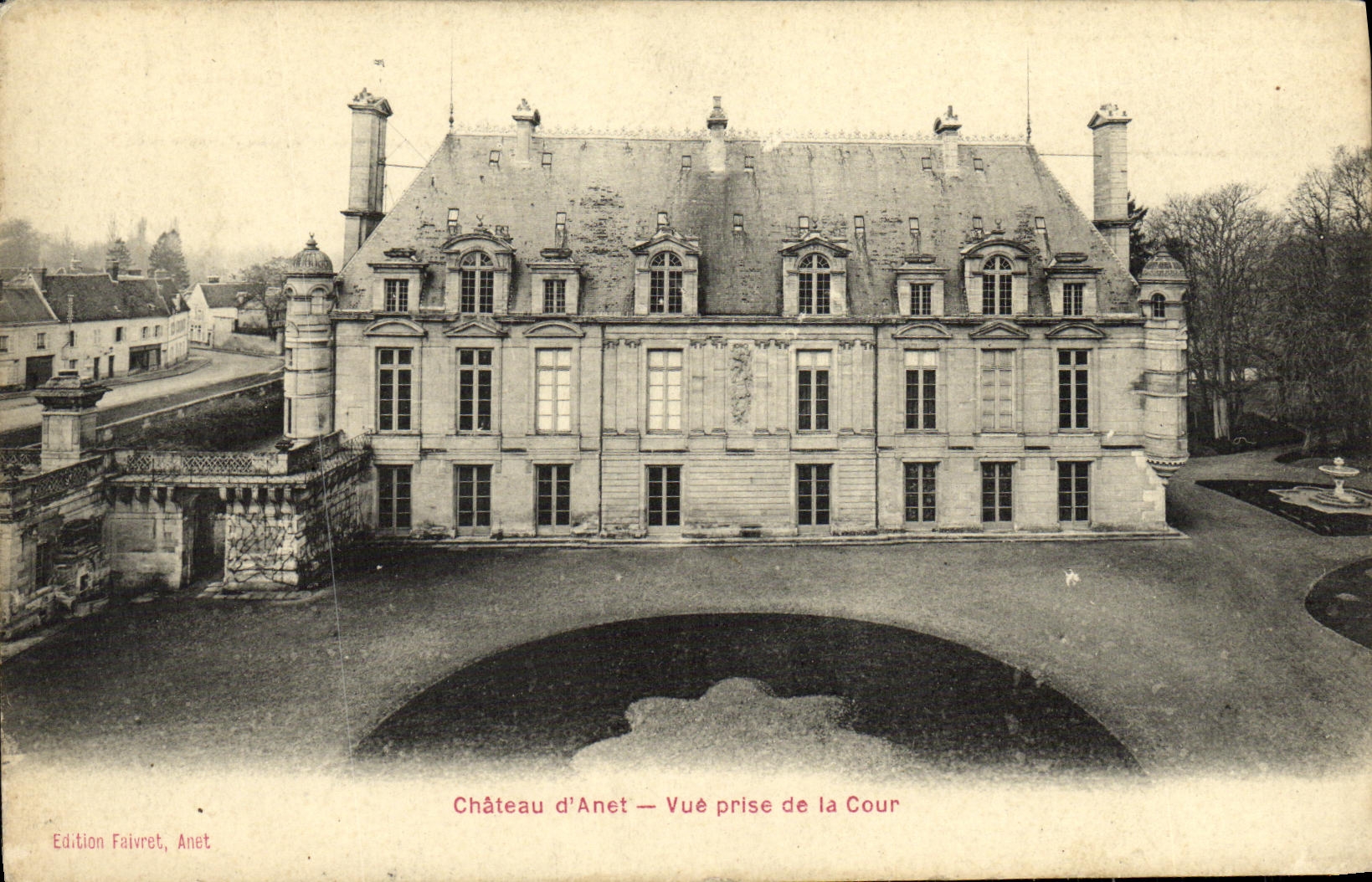 CPA d Anet Chateau Vue Prise de la Cour