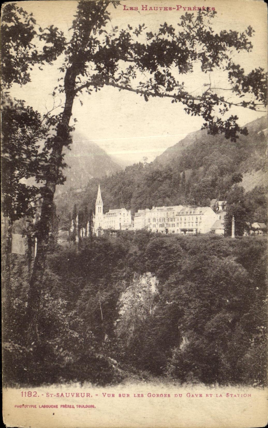 CPA St Sauveur Vue sur les Gorges du Gave et la Station
