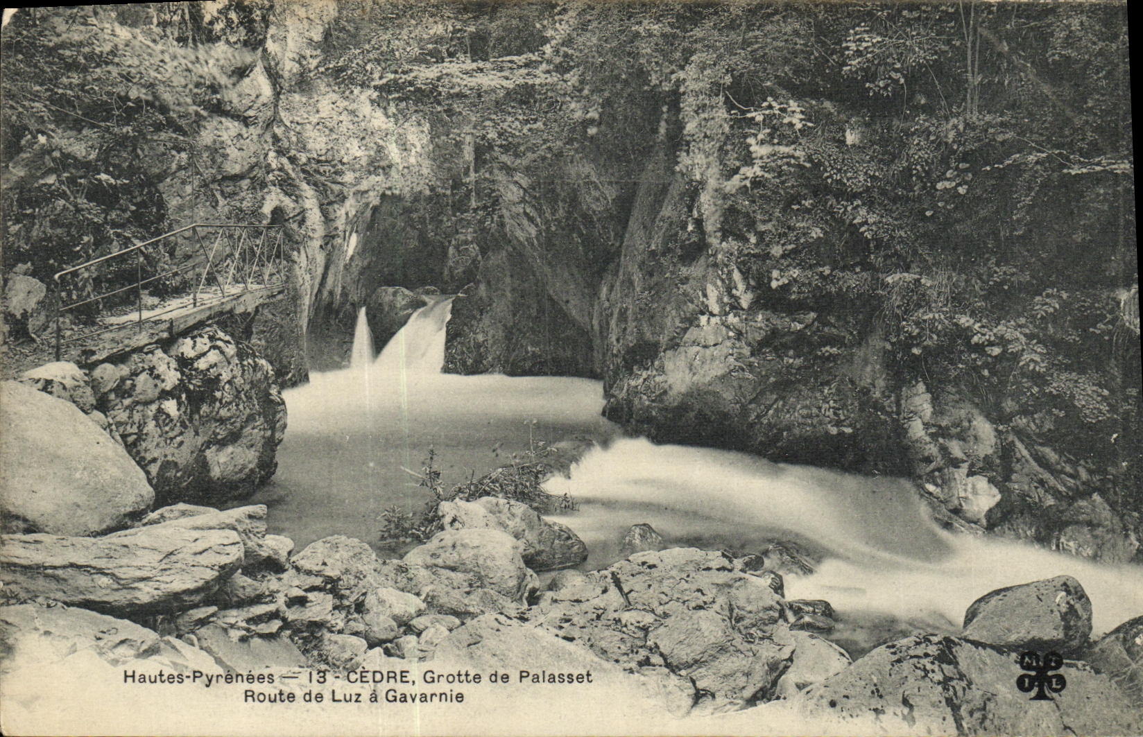 VINTAGE POSTCARD Cedre Cave of Palasset Route of Luz has Gavarnie