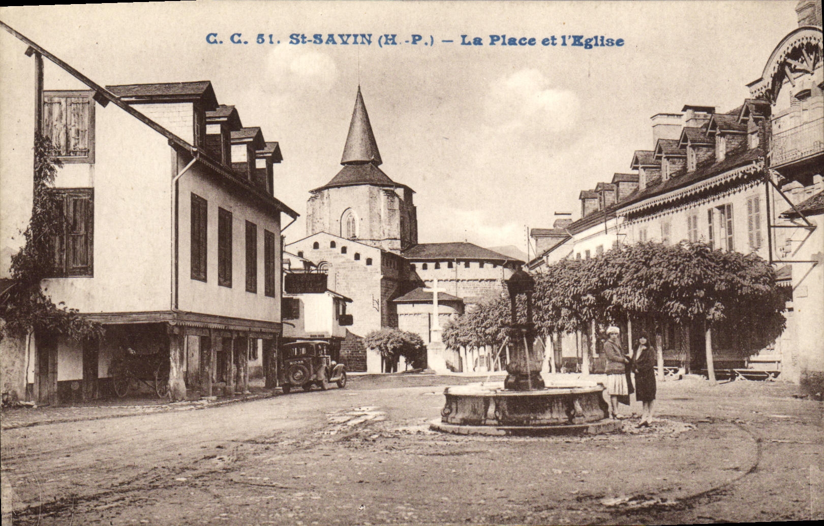 VINTAGE POSTCARD St Savin the Place and L church