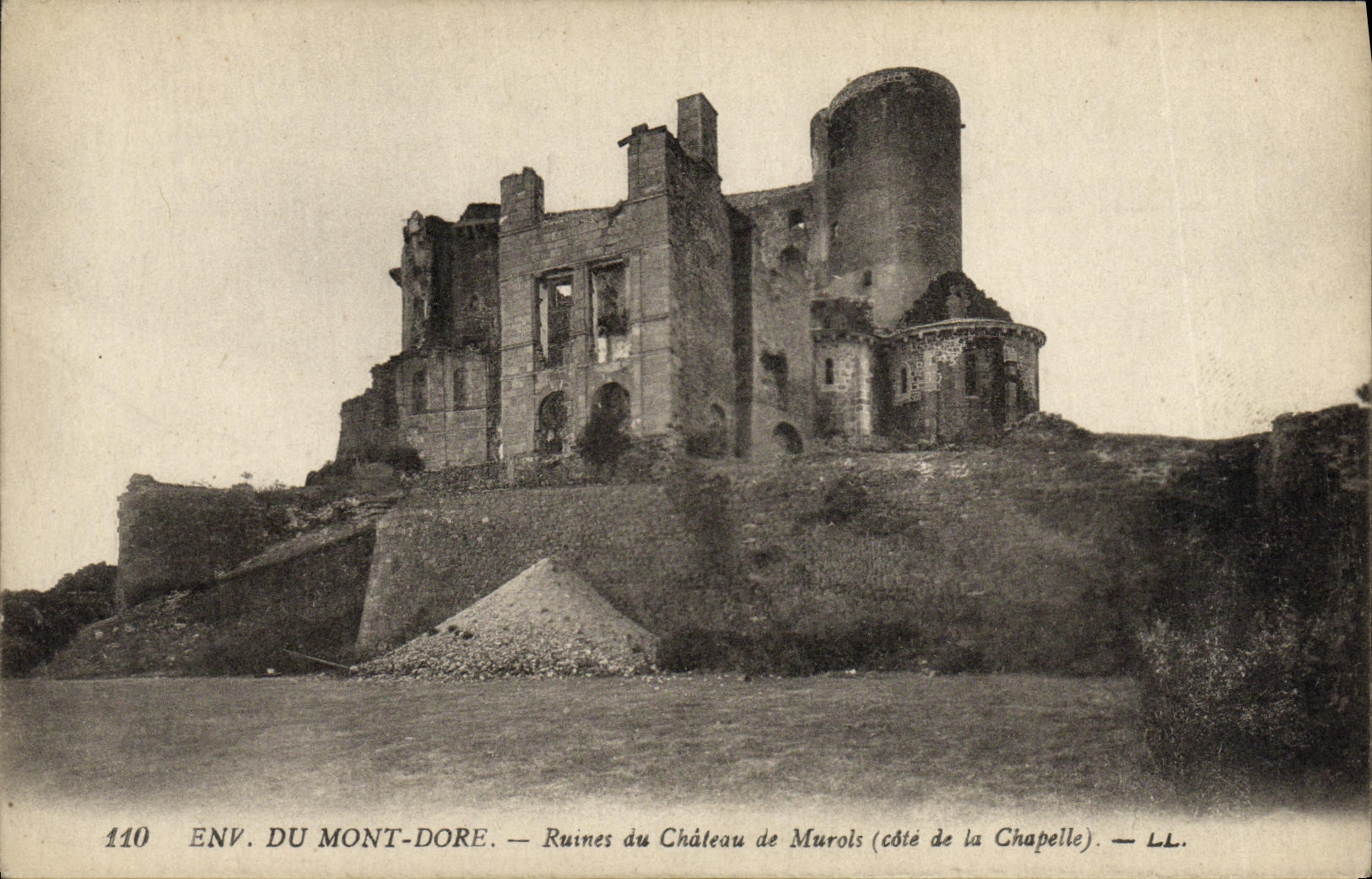 VINTAGE POSTCARD Environs of the Mount Gilds Ruins of the Castle of Murols Cote vault