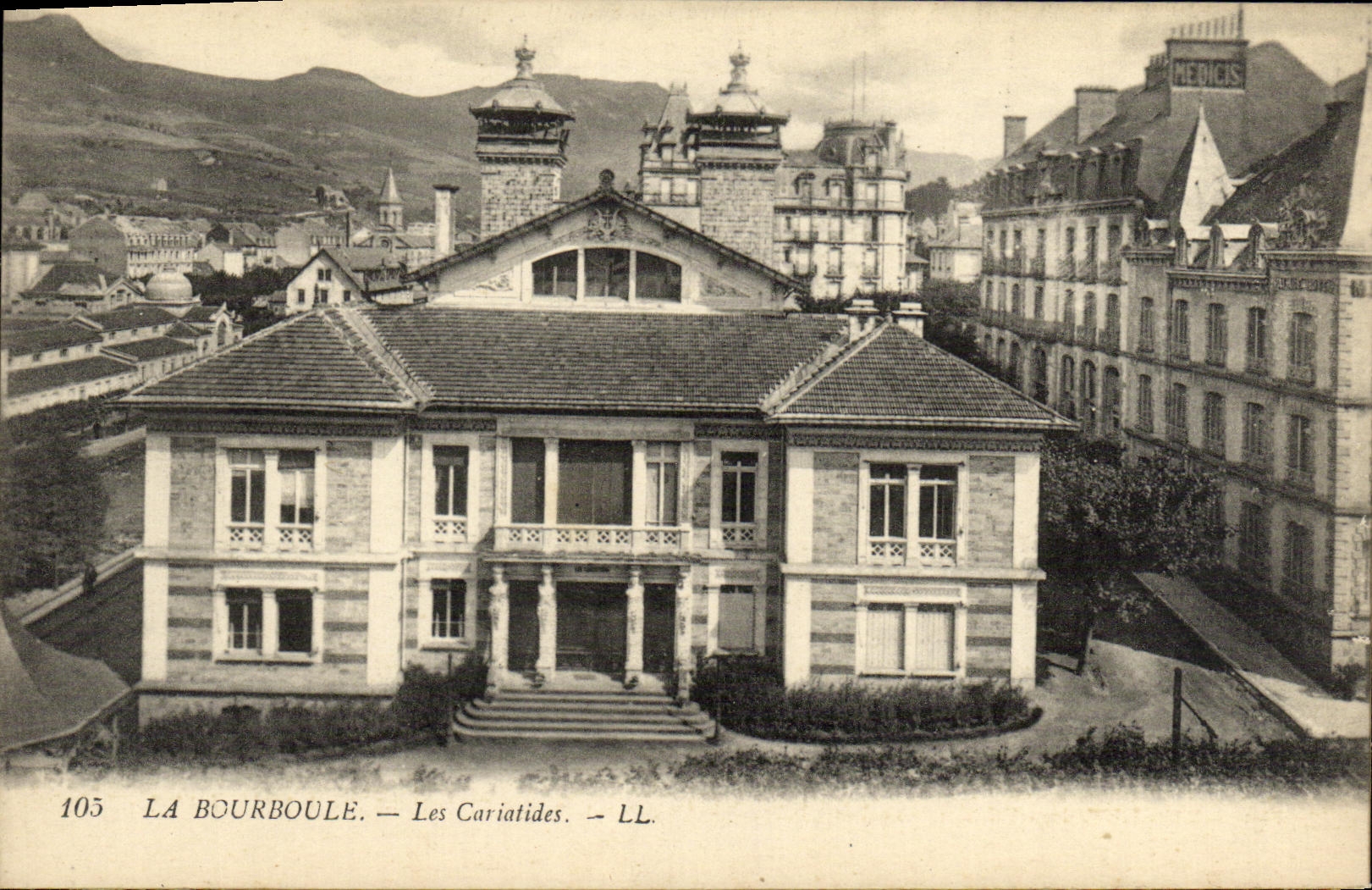 CPA La Bourboule Les Cariatides