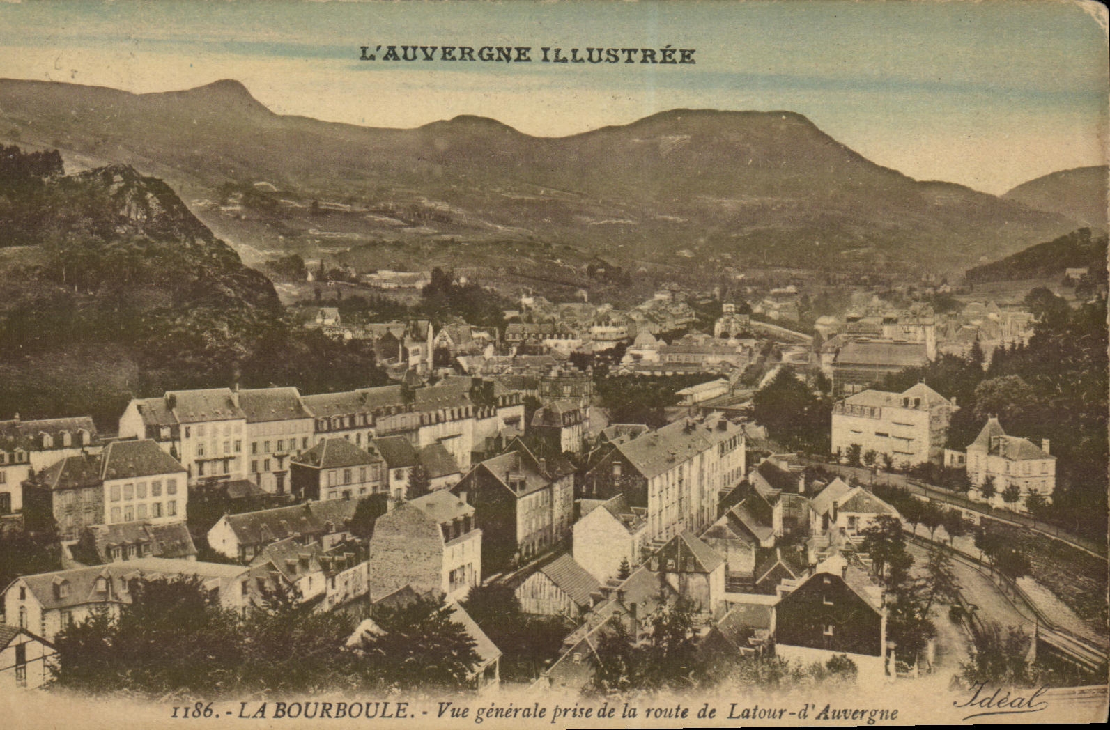 CPA La Bourboule vue Generale prise de la route de Latour d Auvergne