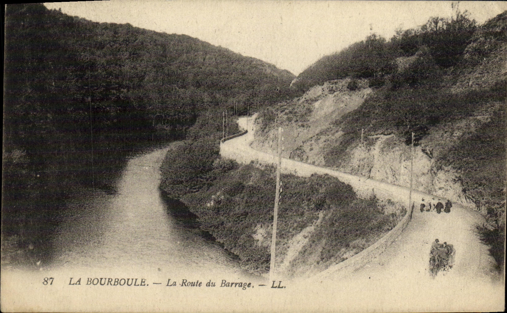 CPA La Bourboule La Route du Barrage