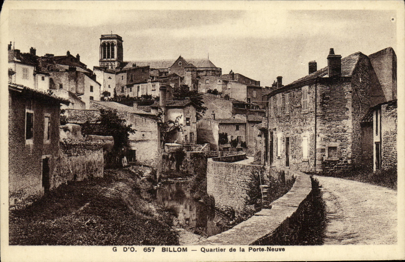 VINTAGE POSTCARD L Auvergne Billom District of the New Gate