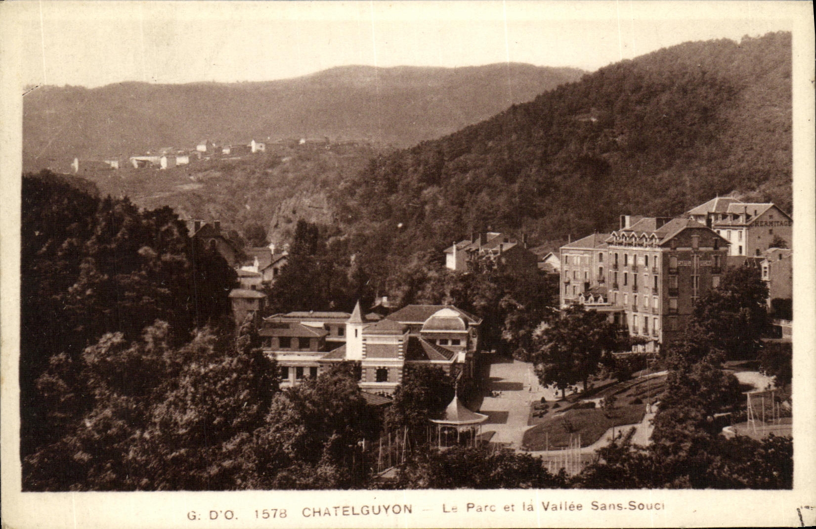 VINTAGE POSTCARD L Auvergne Chatel Guyon the Park and the Valley Without Concern