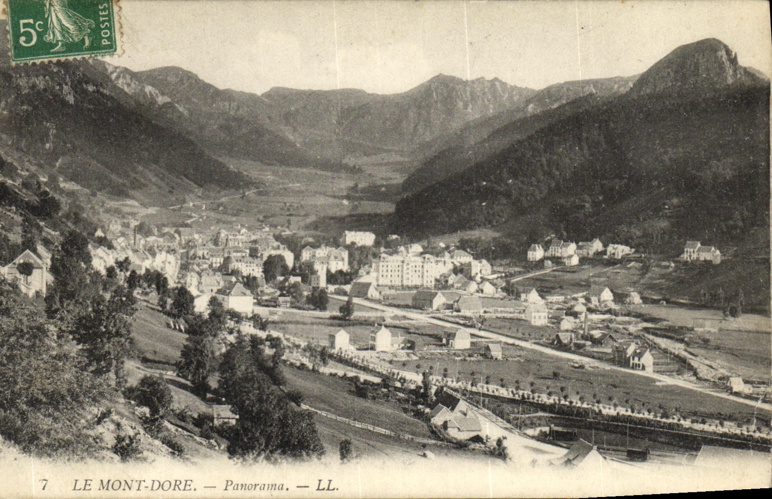 VINTAGE POSTCARD Environs Of the Mount Gilds Panorama