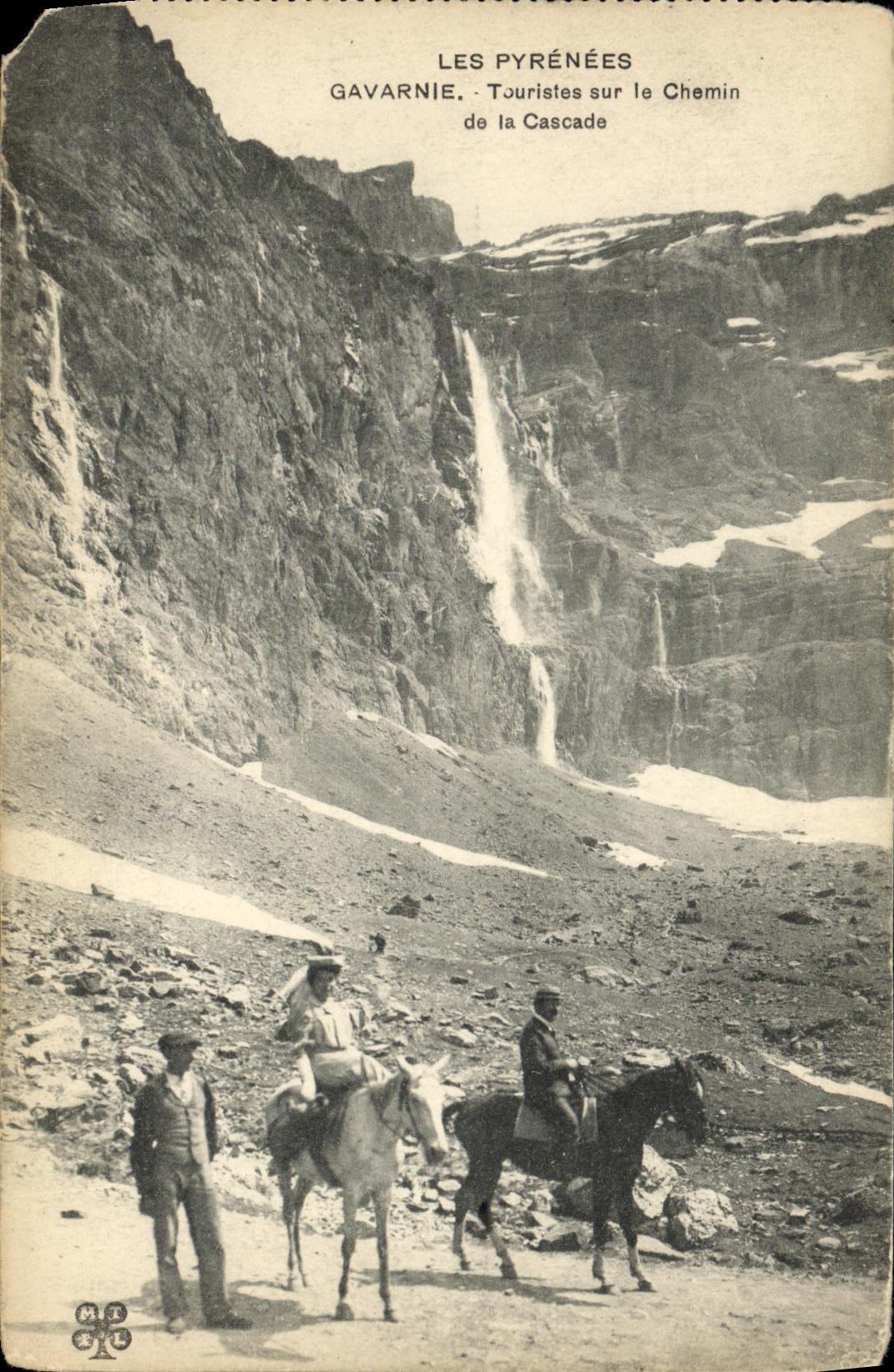 CPA Gavarnie Touristes sur le Chemin de la Cascade Ane
