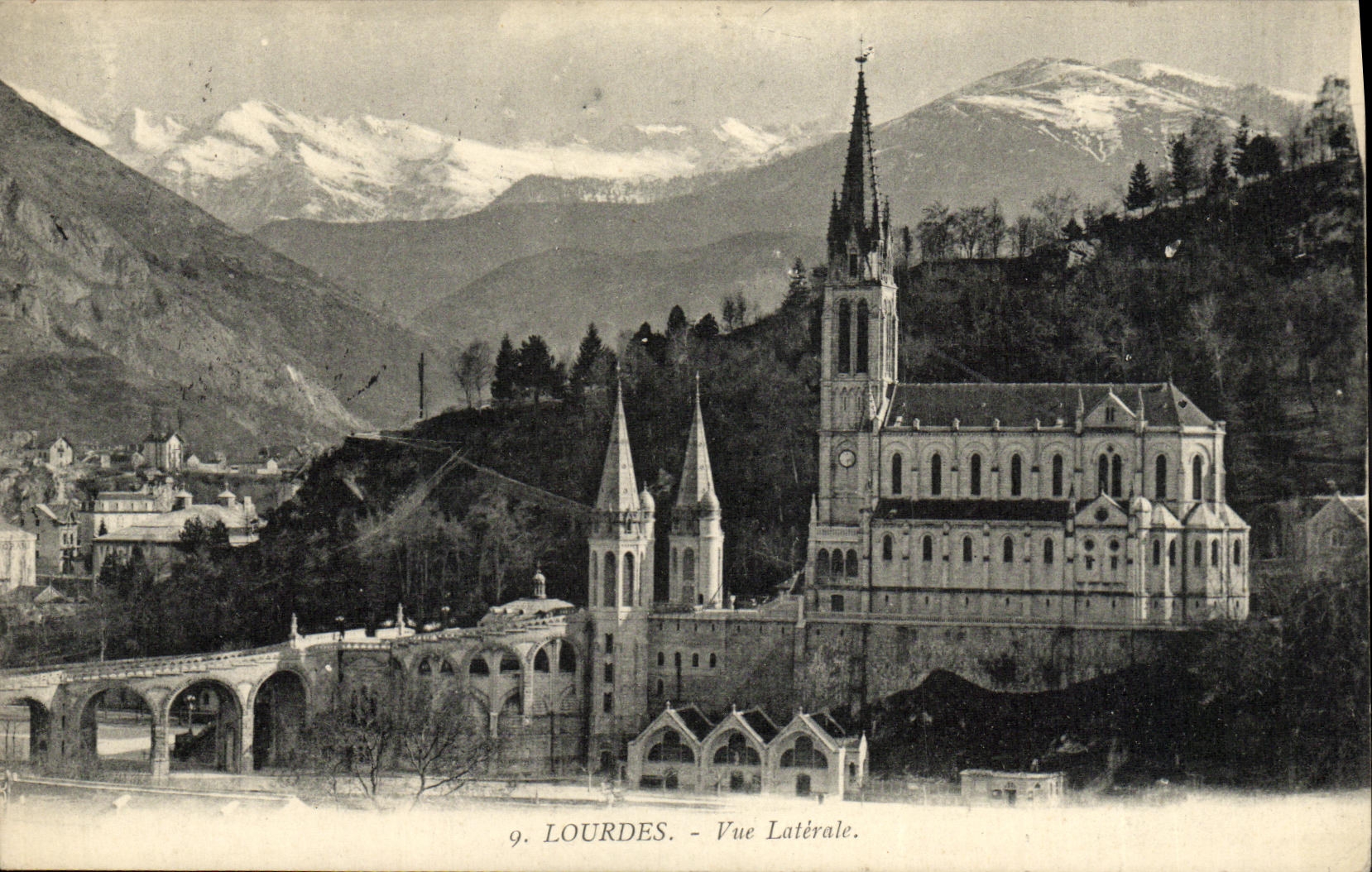 CPA Lourdes Vue Laterirale