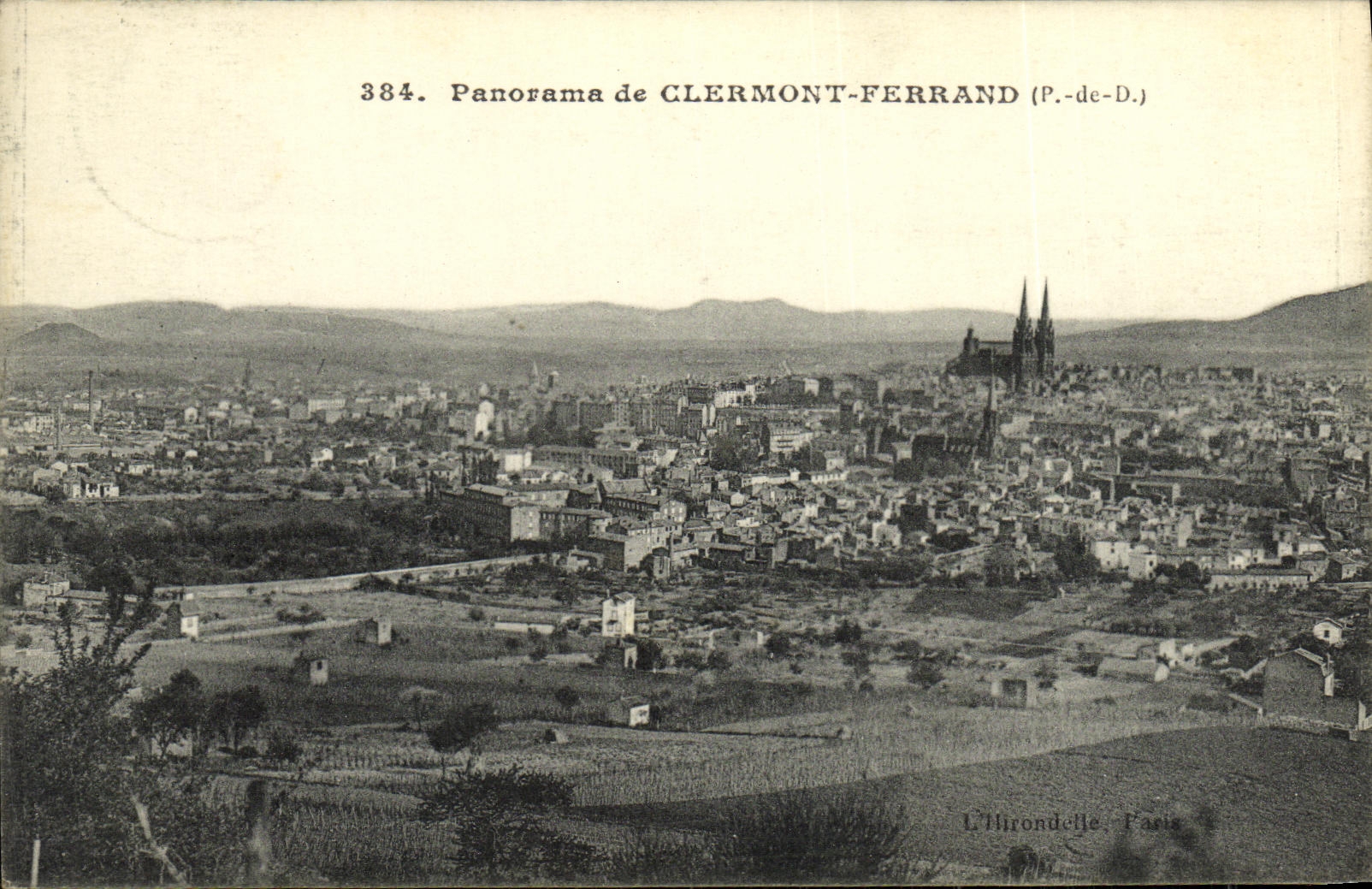 Panorama D de Clermont Ferrand de la POSTAL de la VENDIMIA