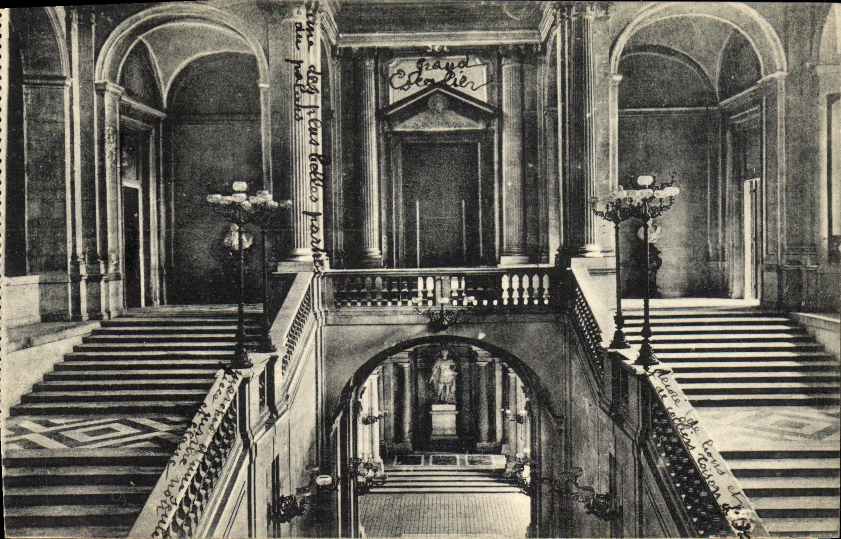 VINTAGE POSTCARD Madrid Palacio Real Escalera principal