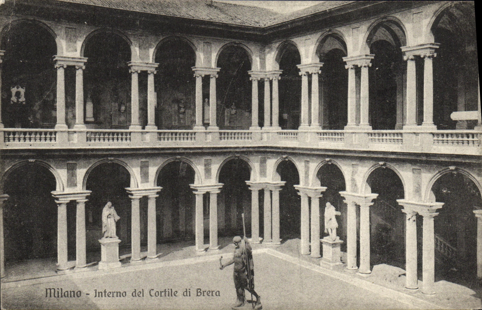 Di Brera de Milano Interno del Cortile de la POSTAL de la VENDIMIA