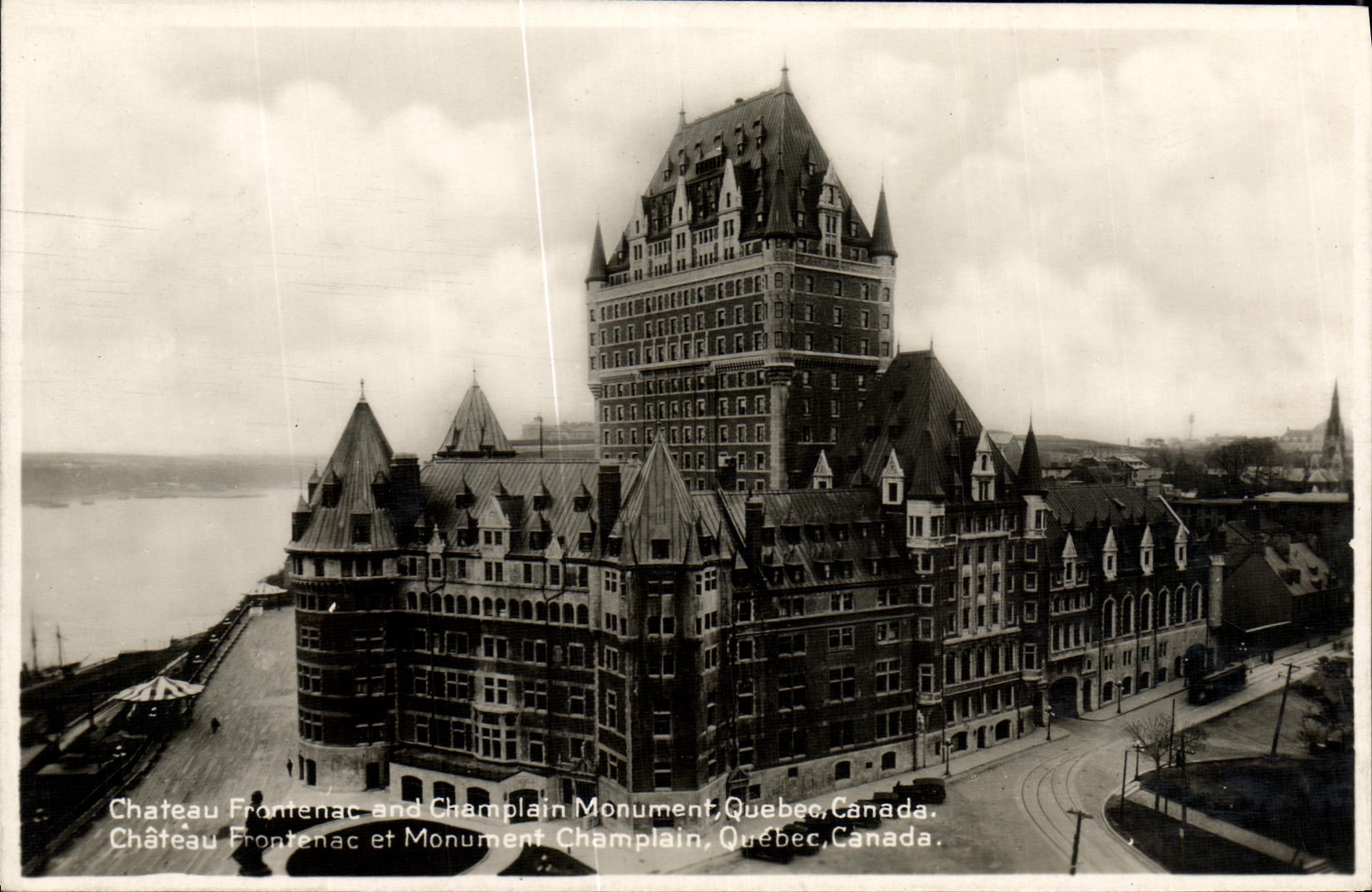 VINTAGE POSTCARD Castle Frantenac And Champlain Monument Quebec Canada