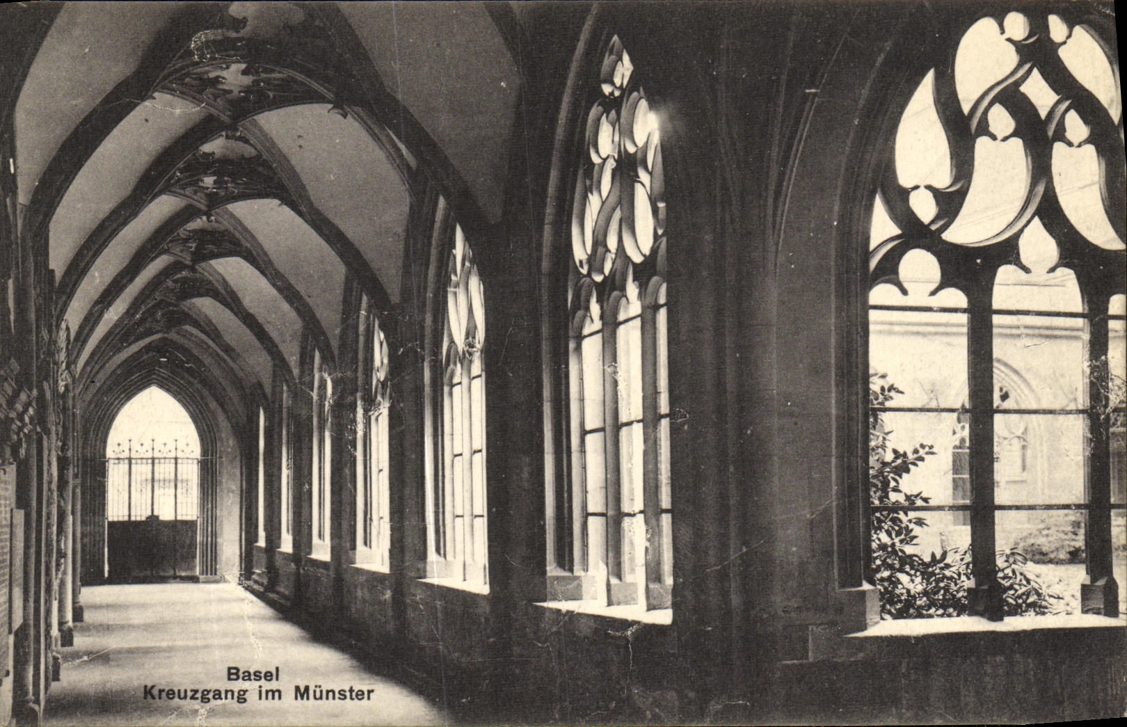 VINTAGE POSTCARD Basel Kreuzgang im Munster