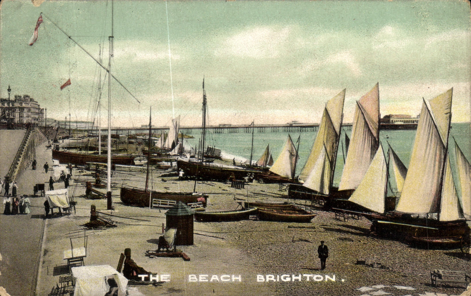 CPA The Beach Brighton Bateaux 