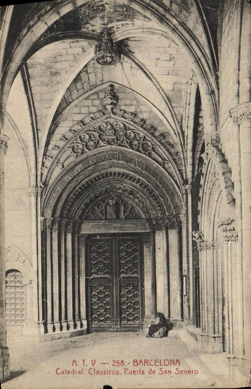 VINTAGE POSTCARD Barcelona Catedral Claustors Puerta de San Severo