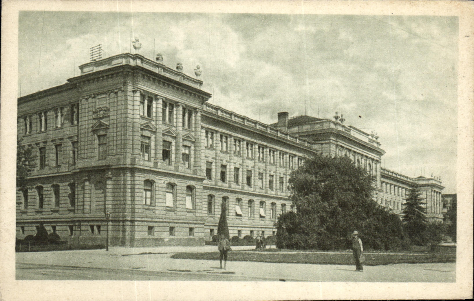 VINTAGE POSTCARD Zagreb Donjogradska gimnazij