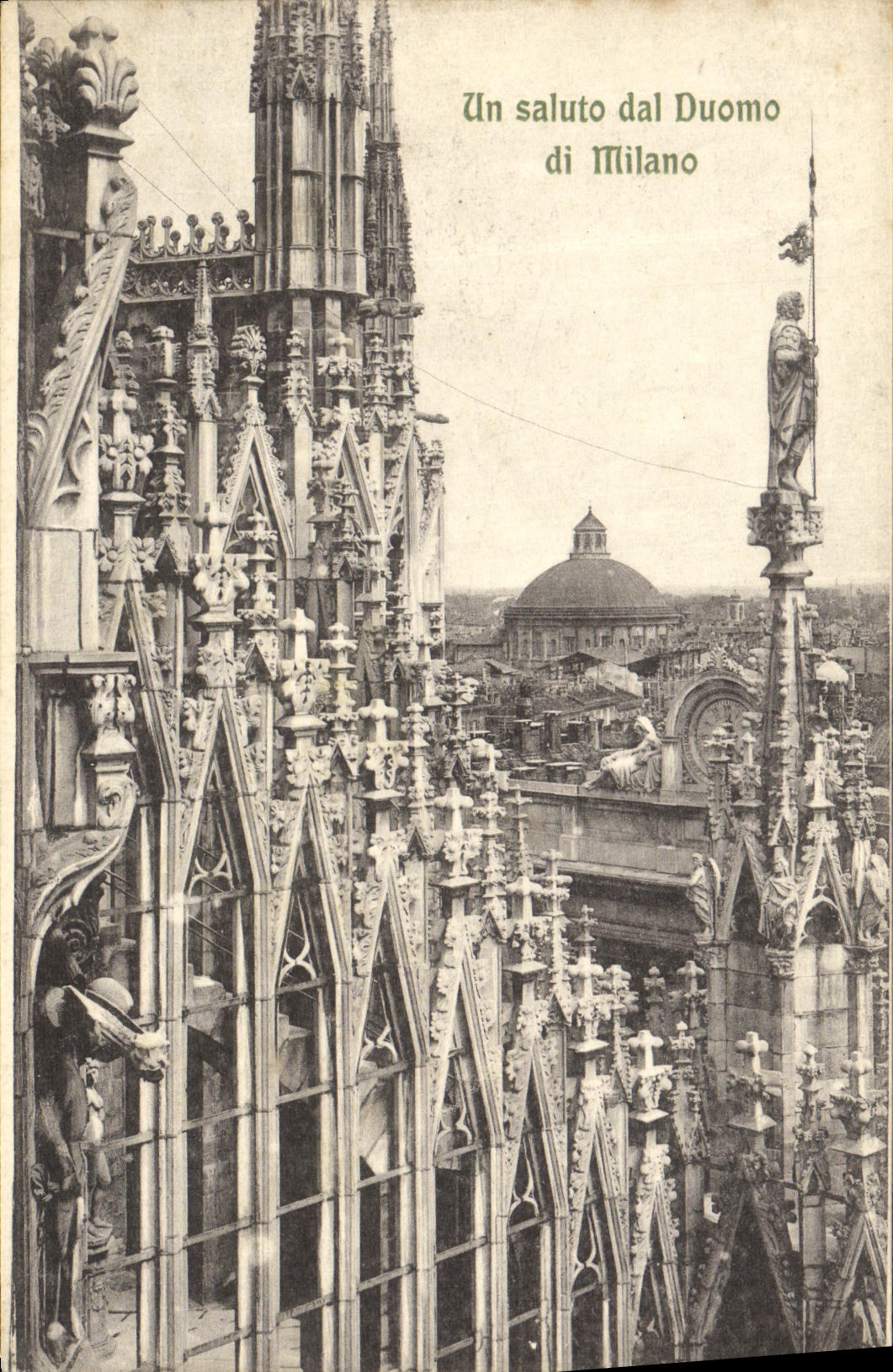 VINTAGE POSTCARD a saluto dal Duomo di Milano