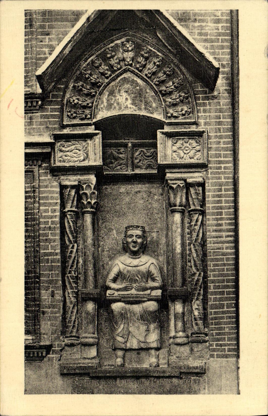 VINTAGE POSTCARD Monumento elevato has Virgilio in Mantova