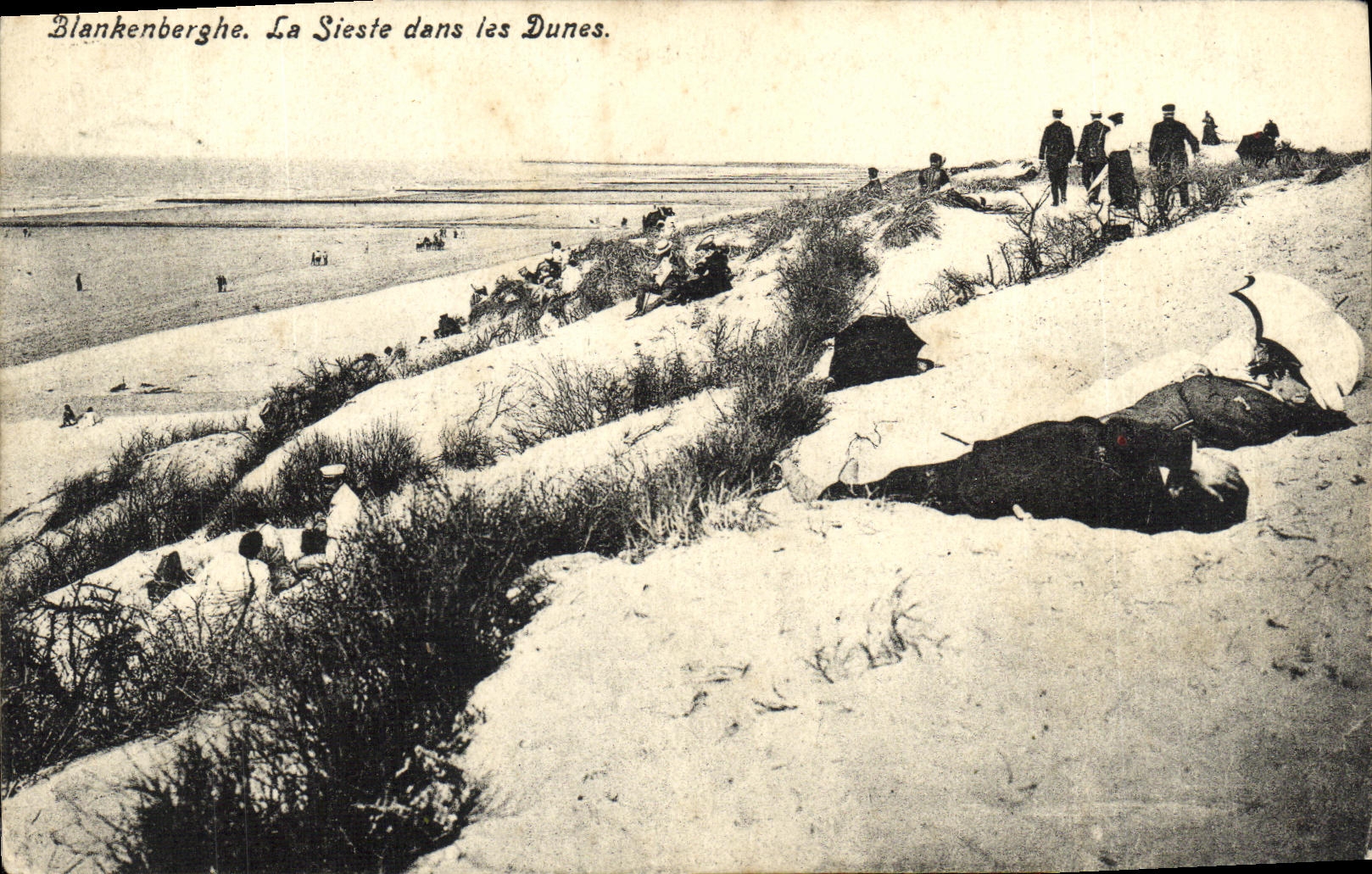 CPA Blankenberghe La Sieste dans les Dunes